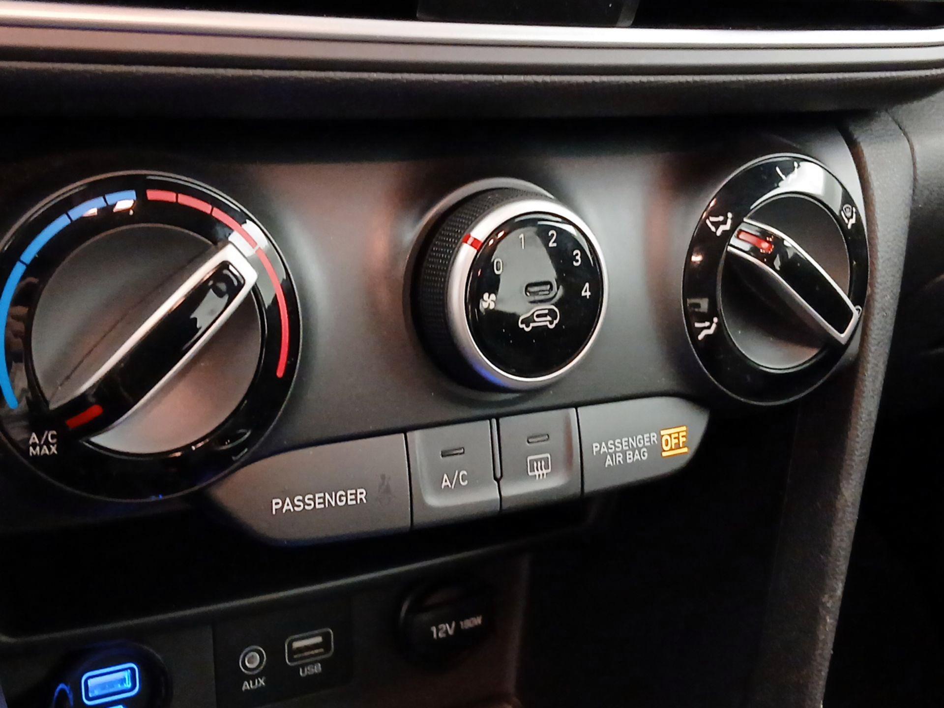 Thumbnail: 2019 Hyundai Kona - 14