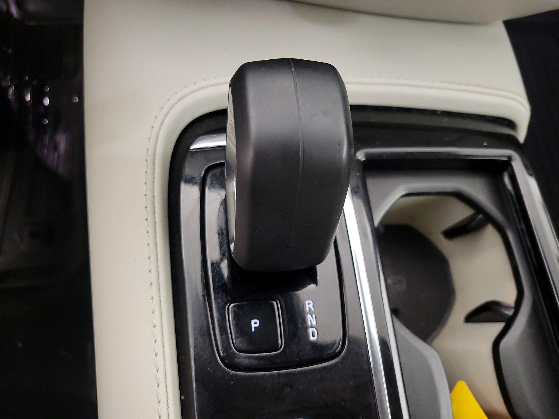 Thumbnail: 2023 Volvo S60 - 17