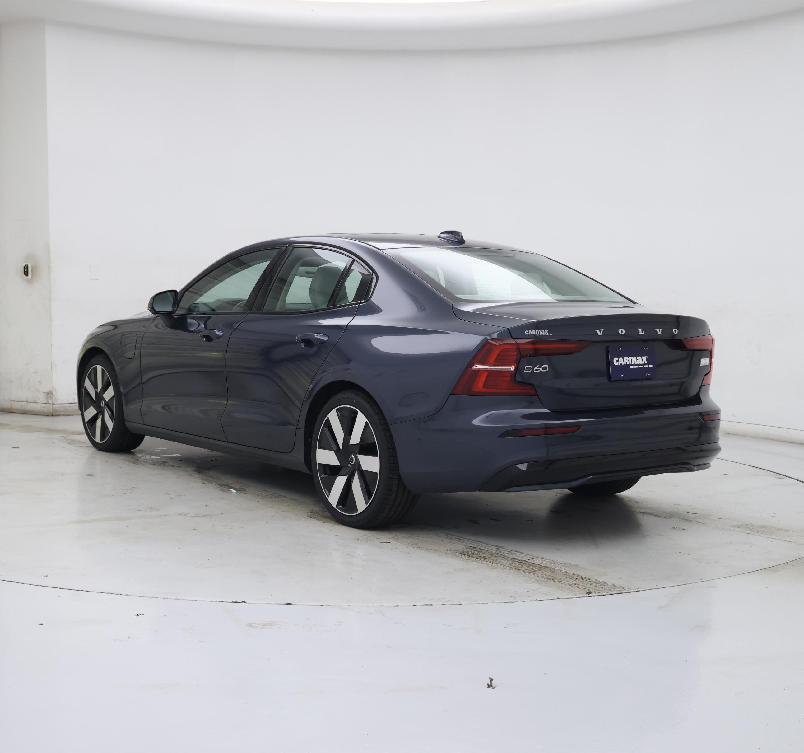 Thumbnail: 2023 Volvo S60 - 2