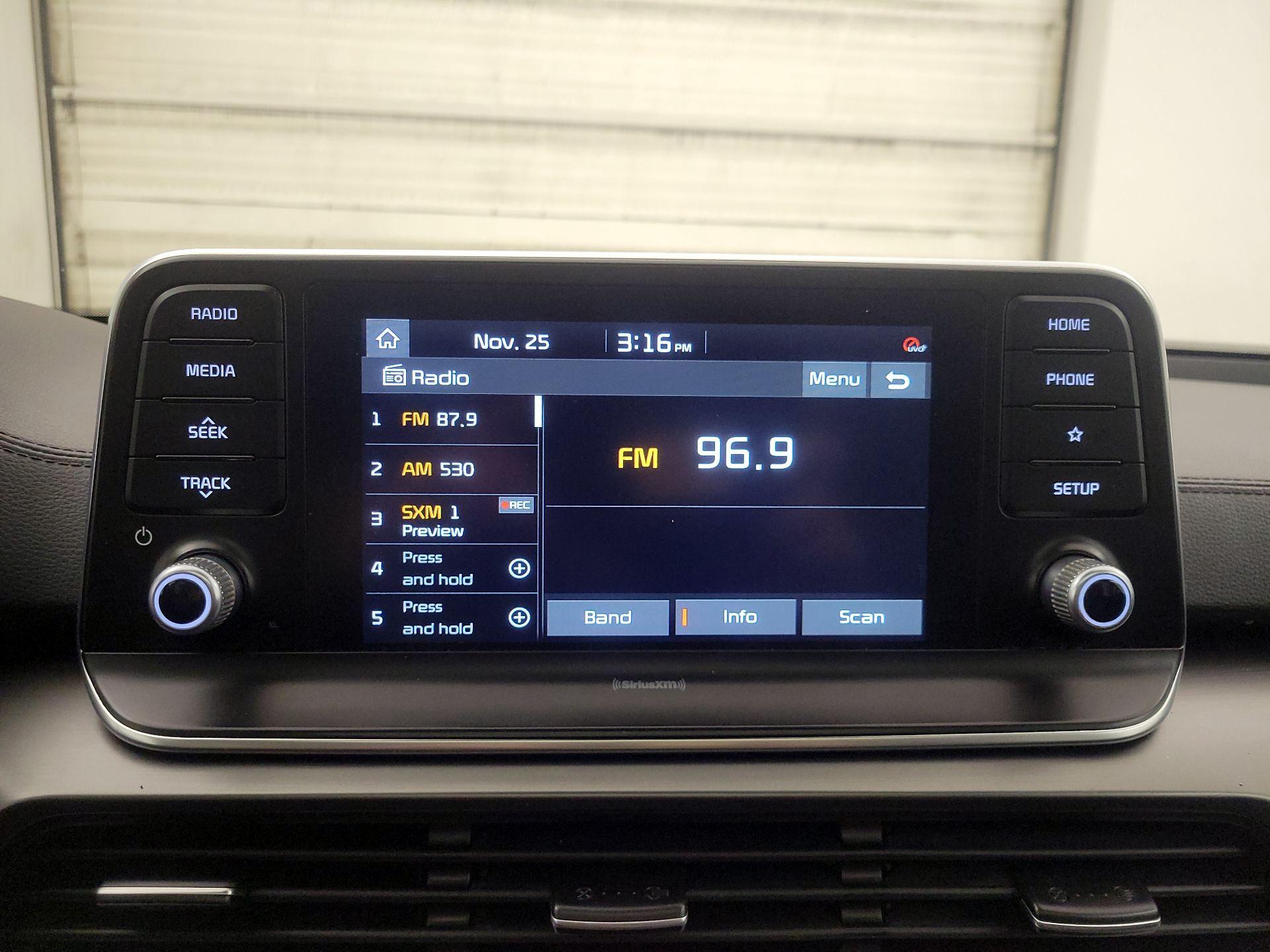 Thumbnail: 2020 Kia Telluride - 15