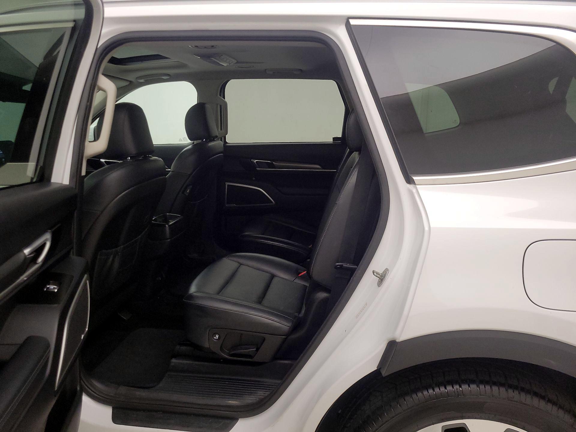 Thumbnail: 2020 Kia Telluride - 20