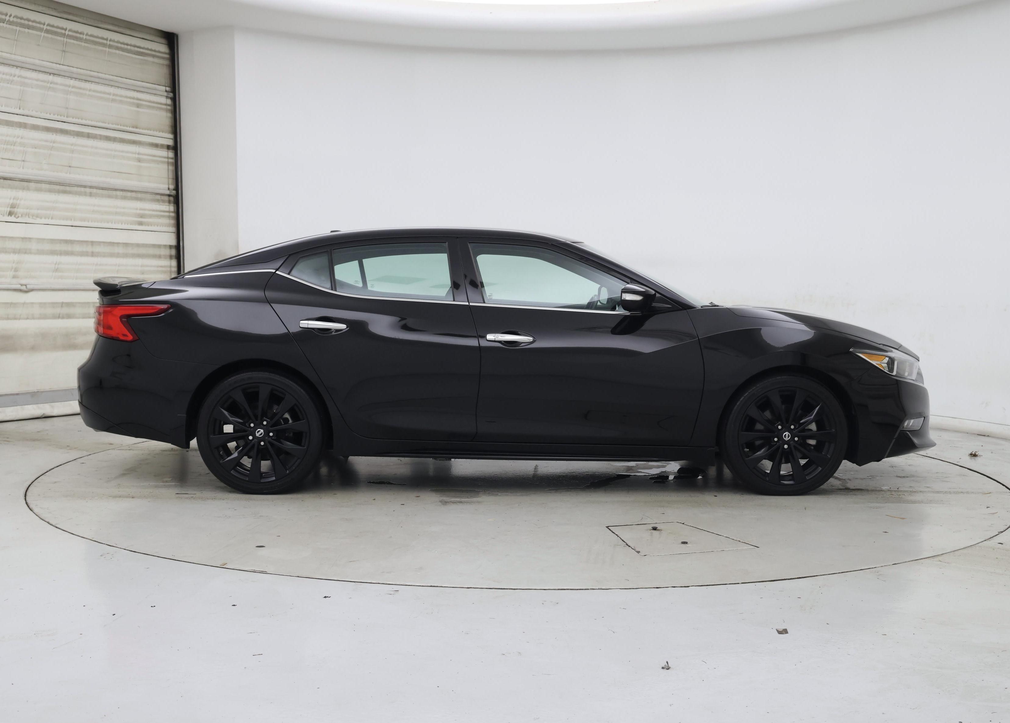 Thumbnail: 2017 Nissan Maxima - 7