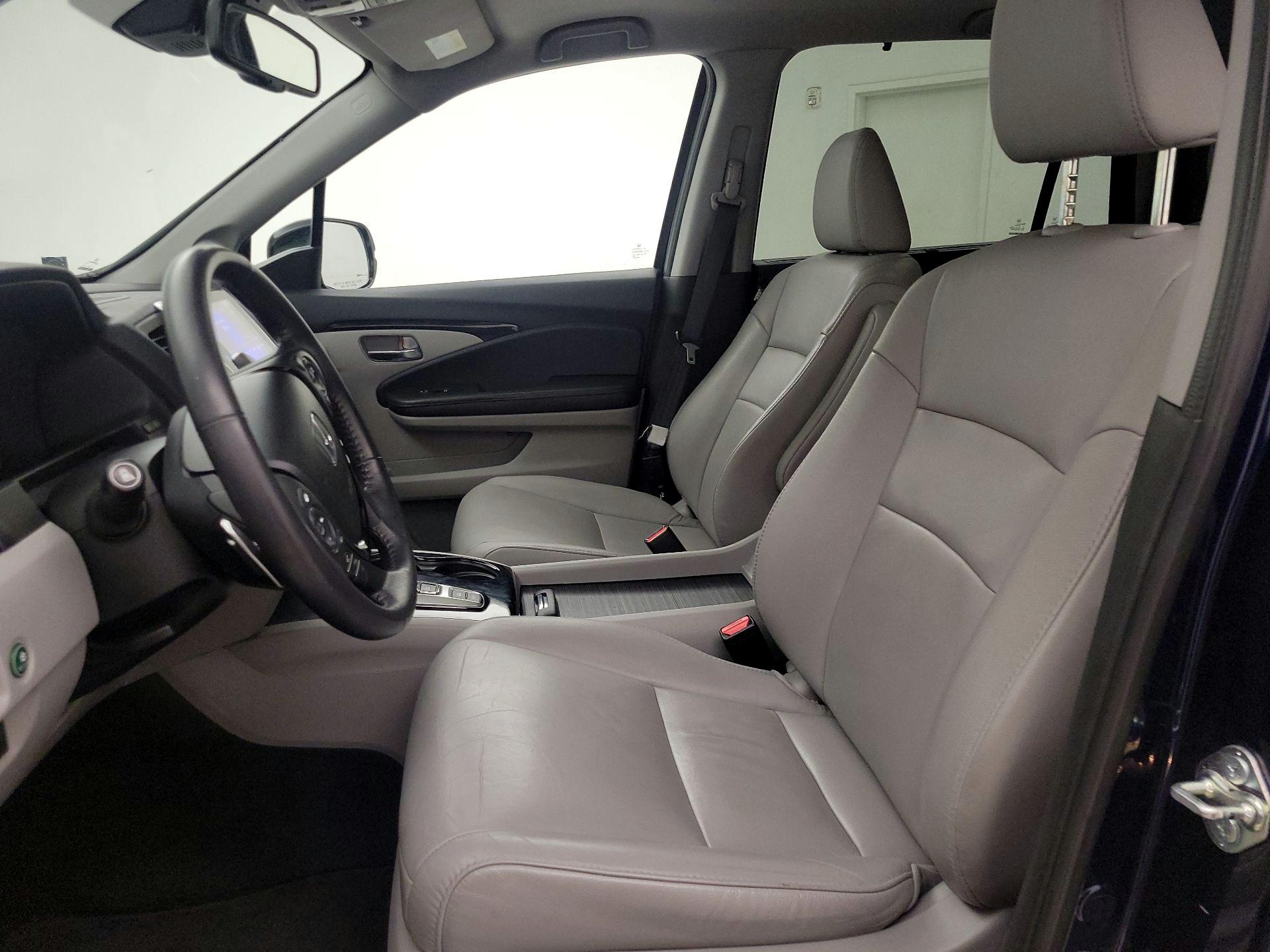 Thumbnail: 2017 Honda Pilot - 11