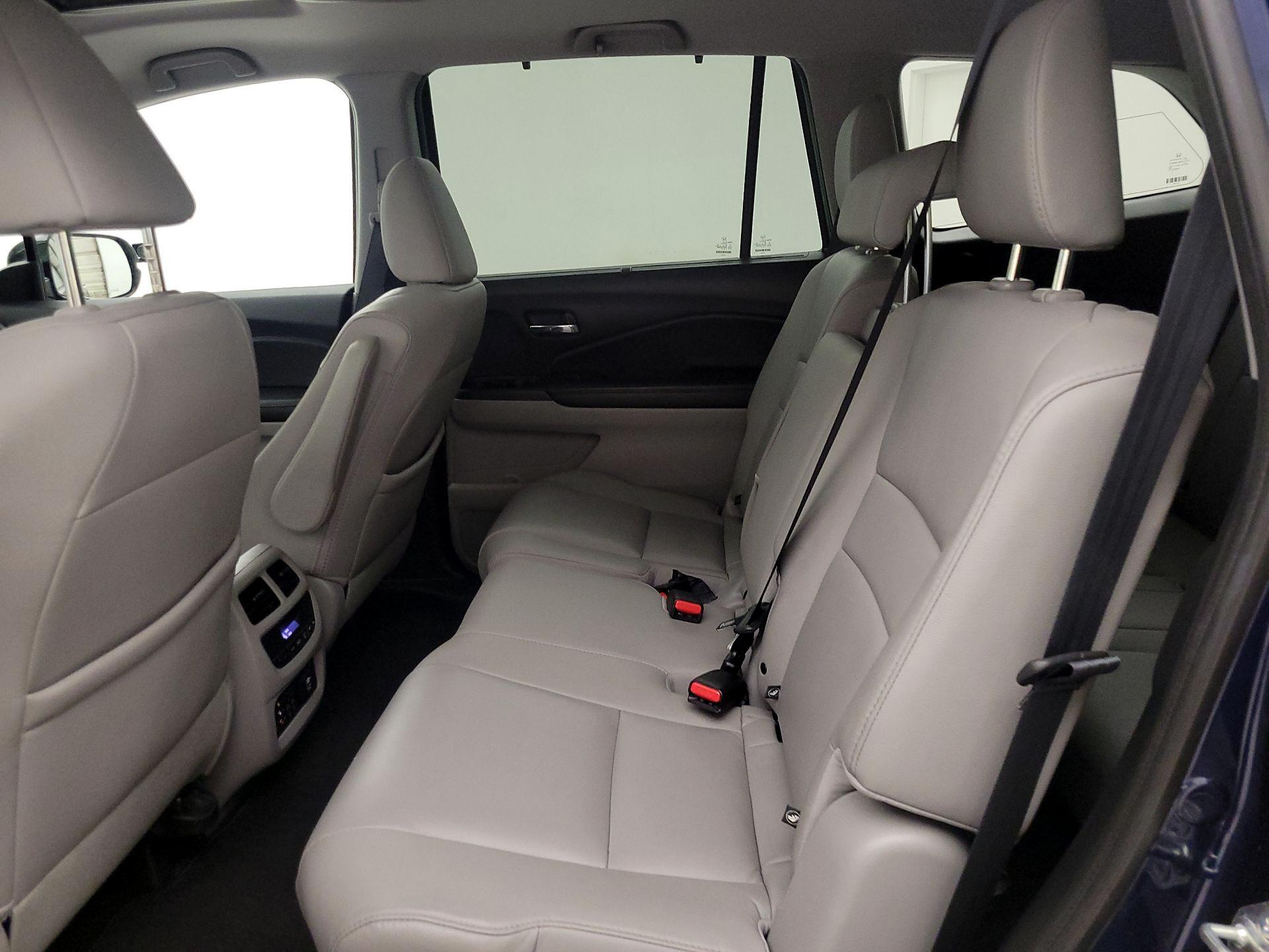 Thumbnail: 2017 Honda Pilot - 20