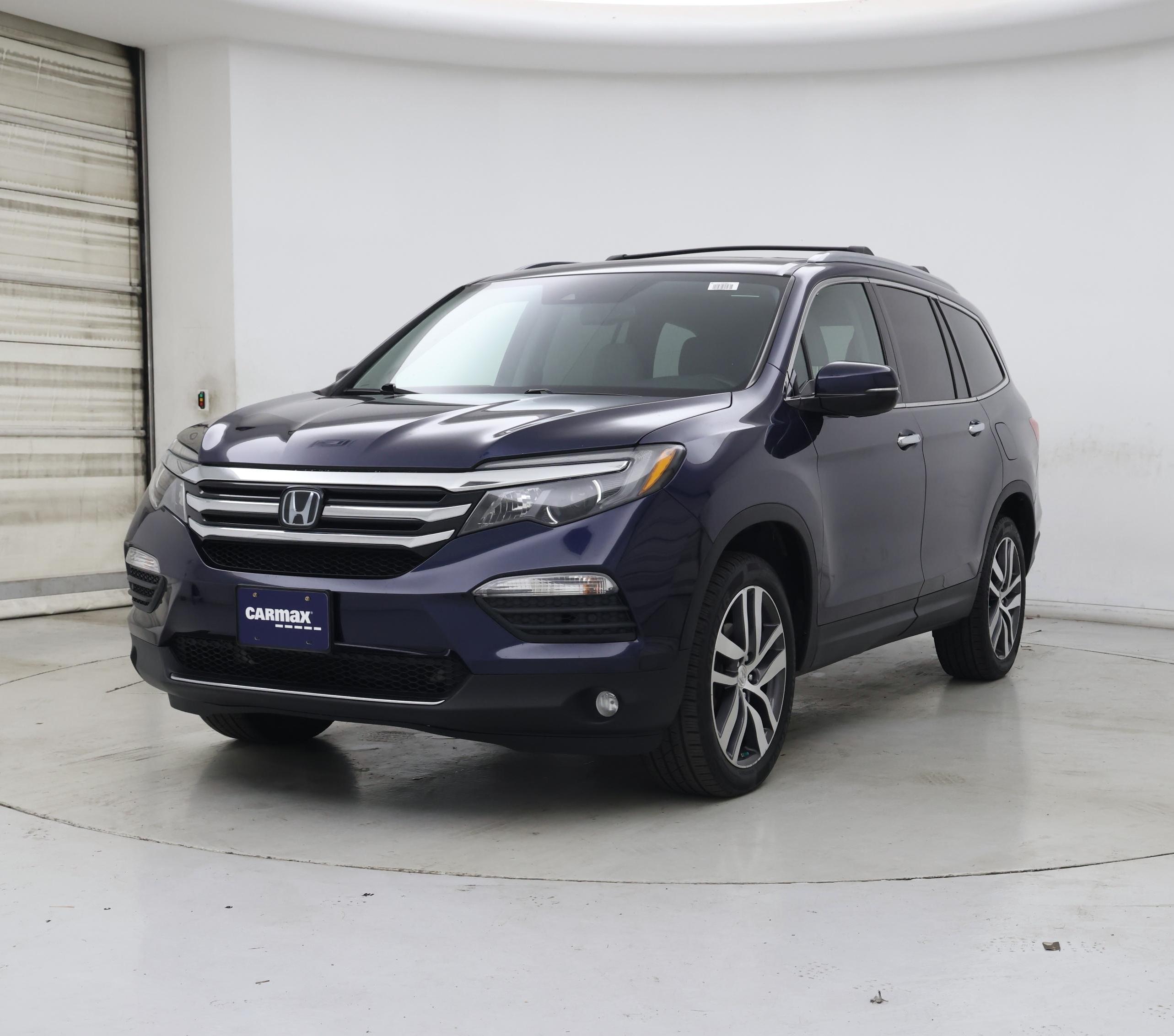 Thumbnail: 2017 Honda Pilot - 4