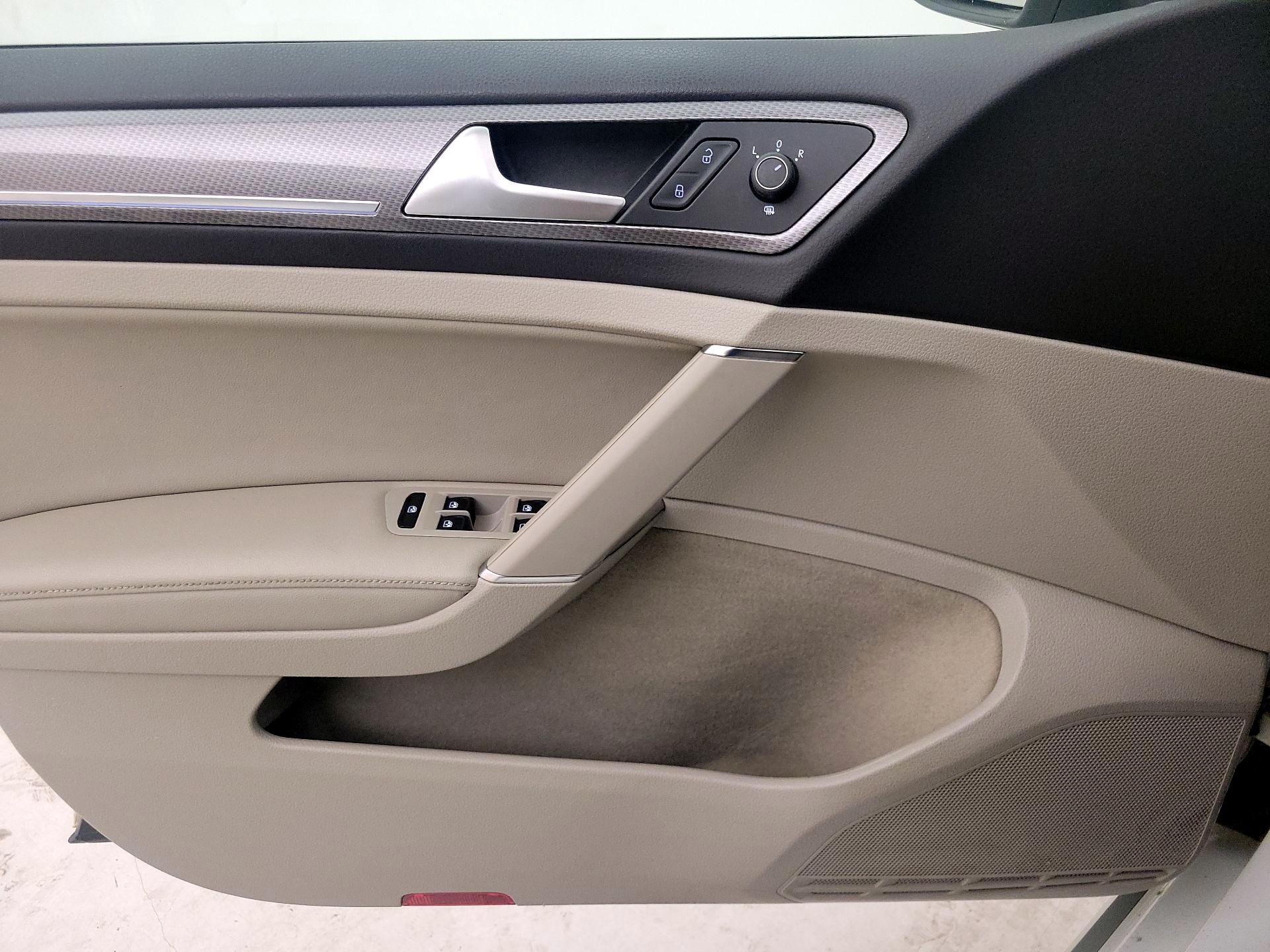 Thumbnail: 2018 Volkswagen Golf - 12