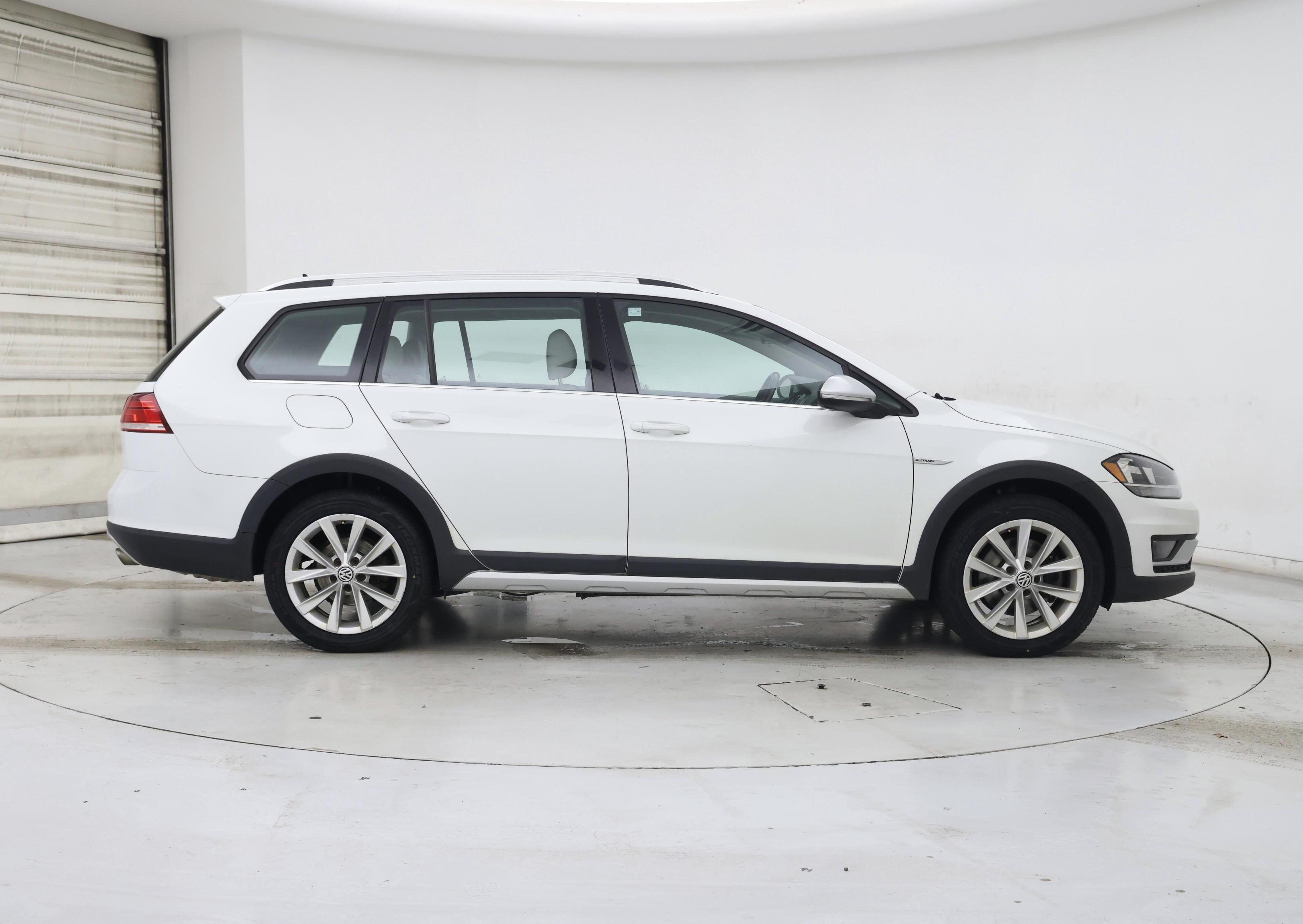 Thumbnail: 2018 Volkswagen Golf - 7