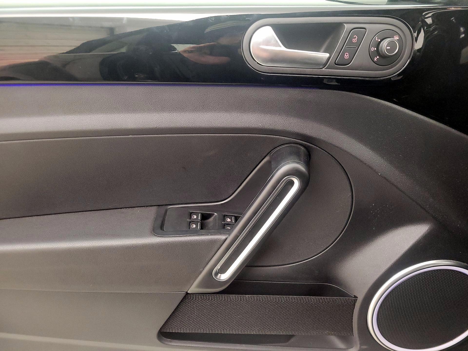 Thumbnail: 2018 Volkswagen Beetle - 12