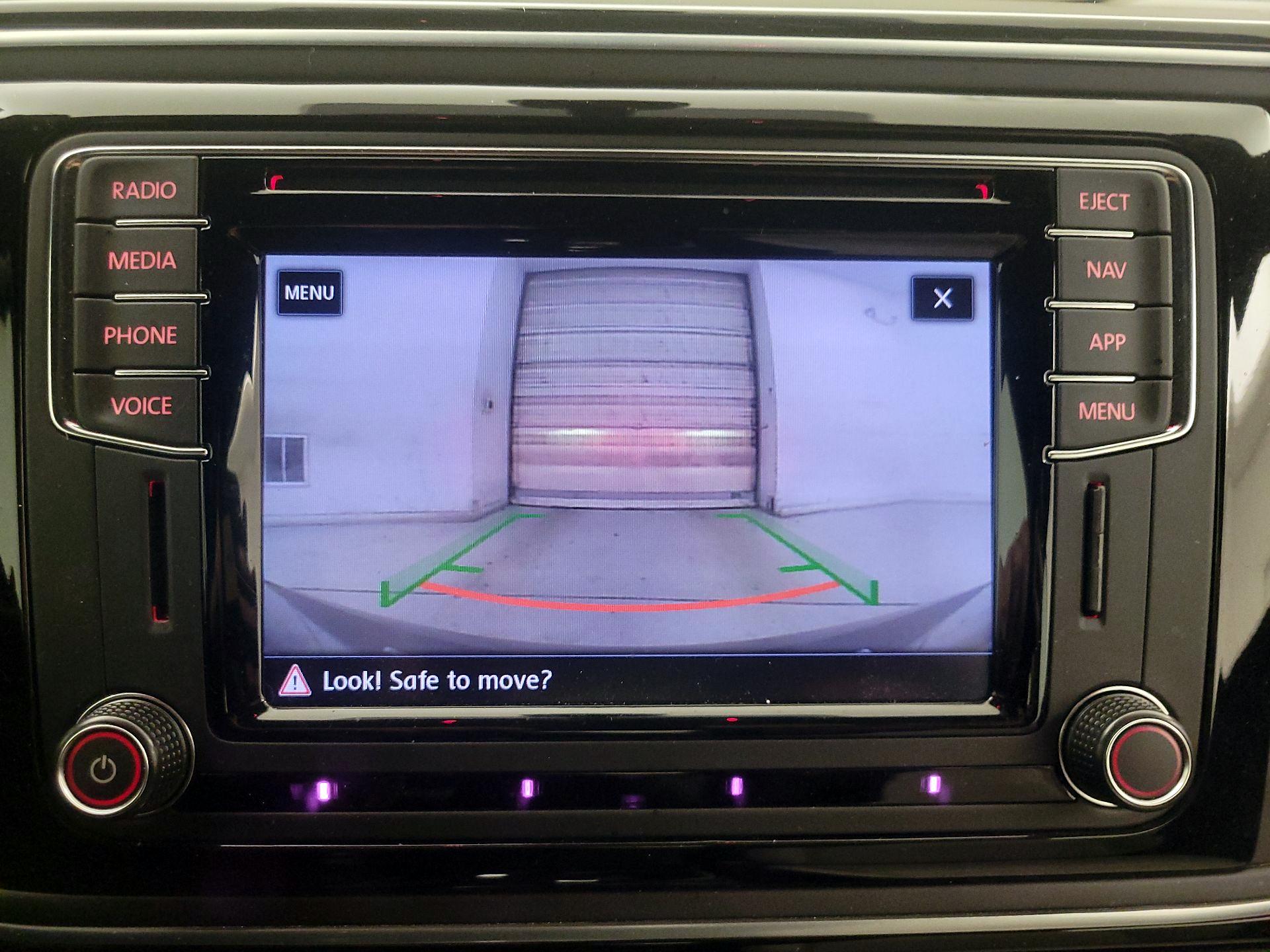 Thumbnail: 2018 Volkswagen Beetle - 15