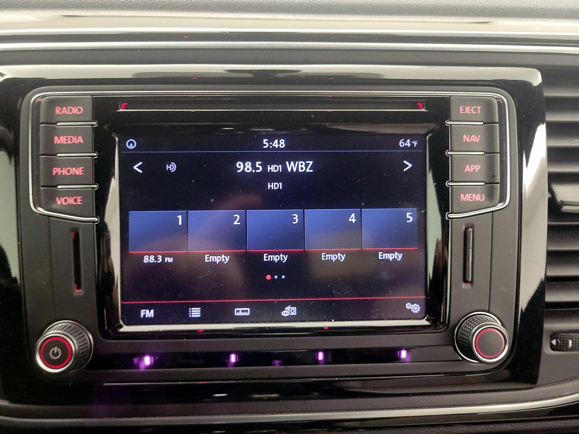 Thumbnail: 2018 Volkswagen Beetle - 16