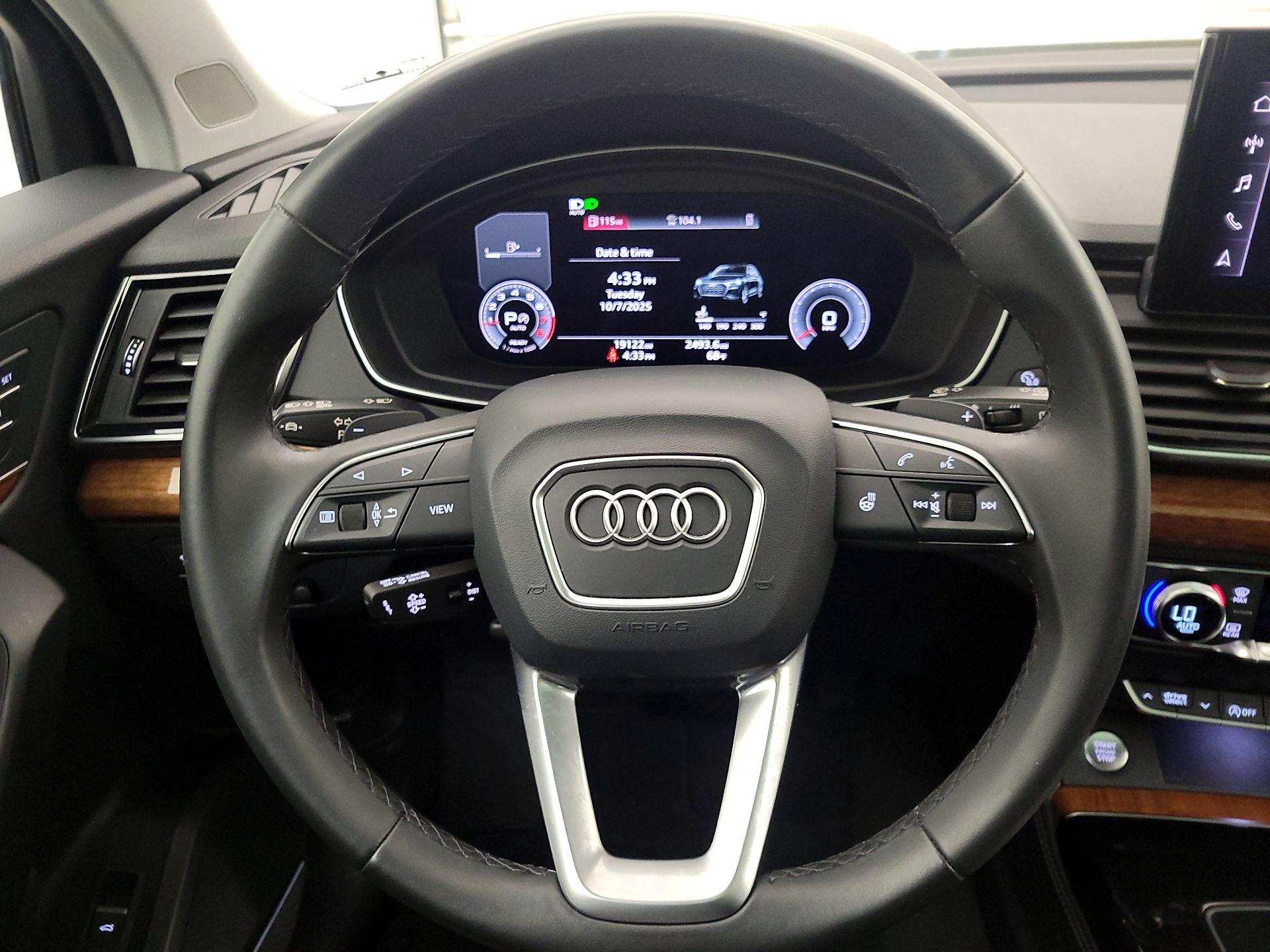 Thumbnail: 2023 Audi Q5 - 10