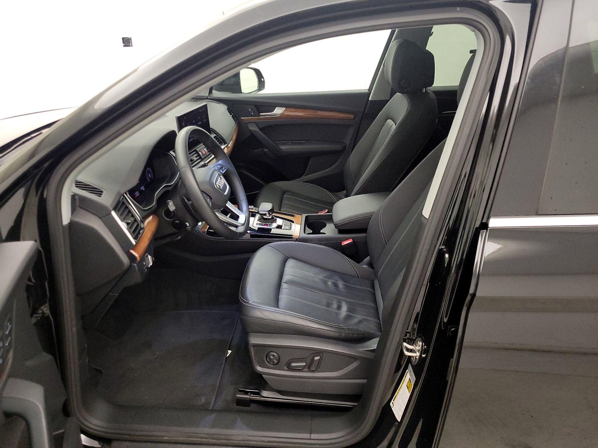 Thumbnail: 2023 Audi Q5 - 11
