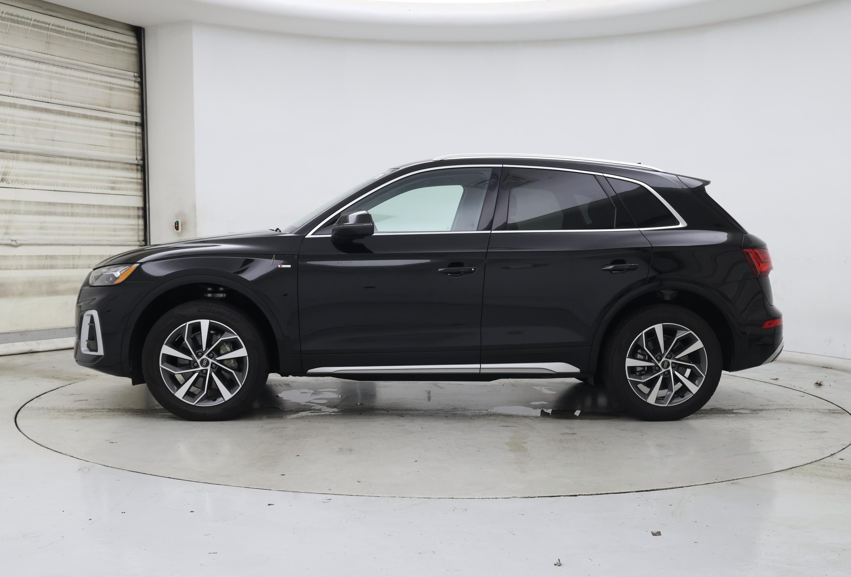 Thumbnail: 2023 Audi Q5 - 3