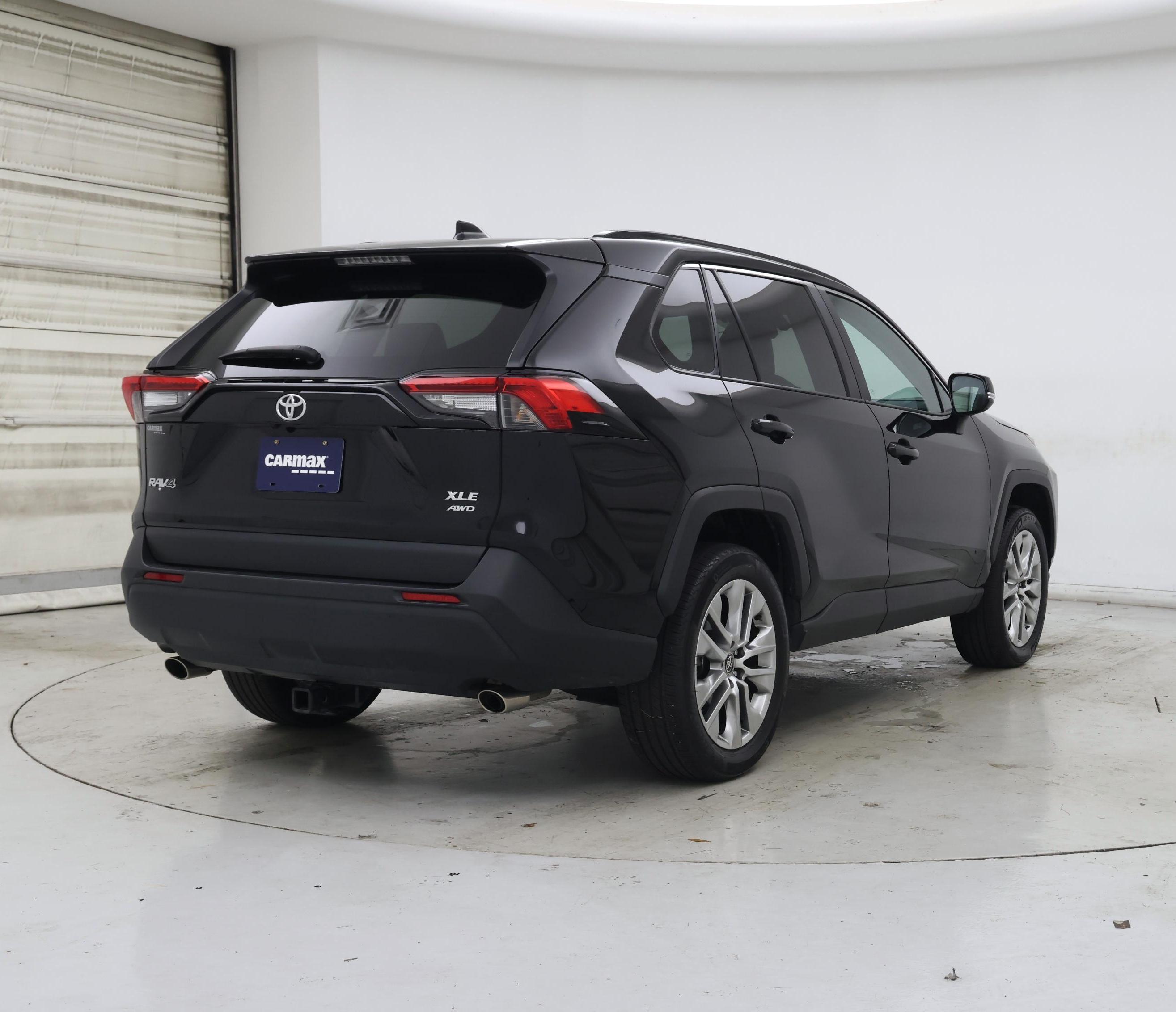 Thumbnail: 2022 Toyota RAV4 - 8