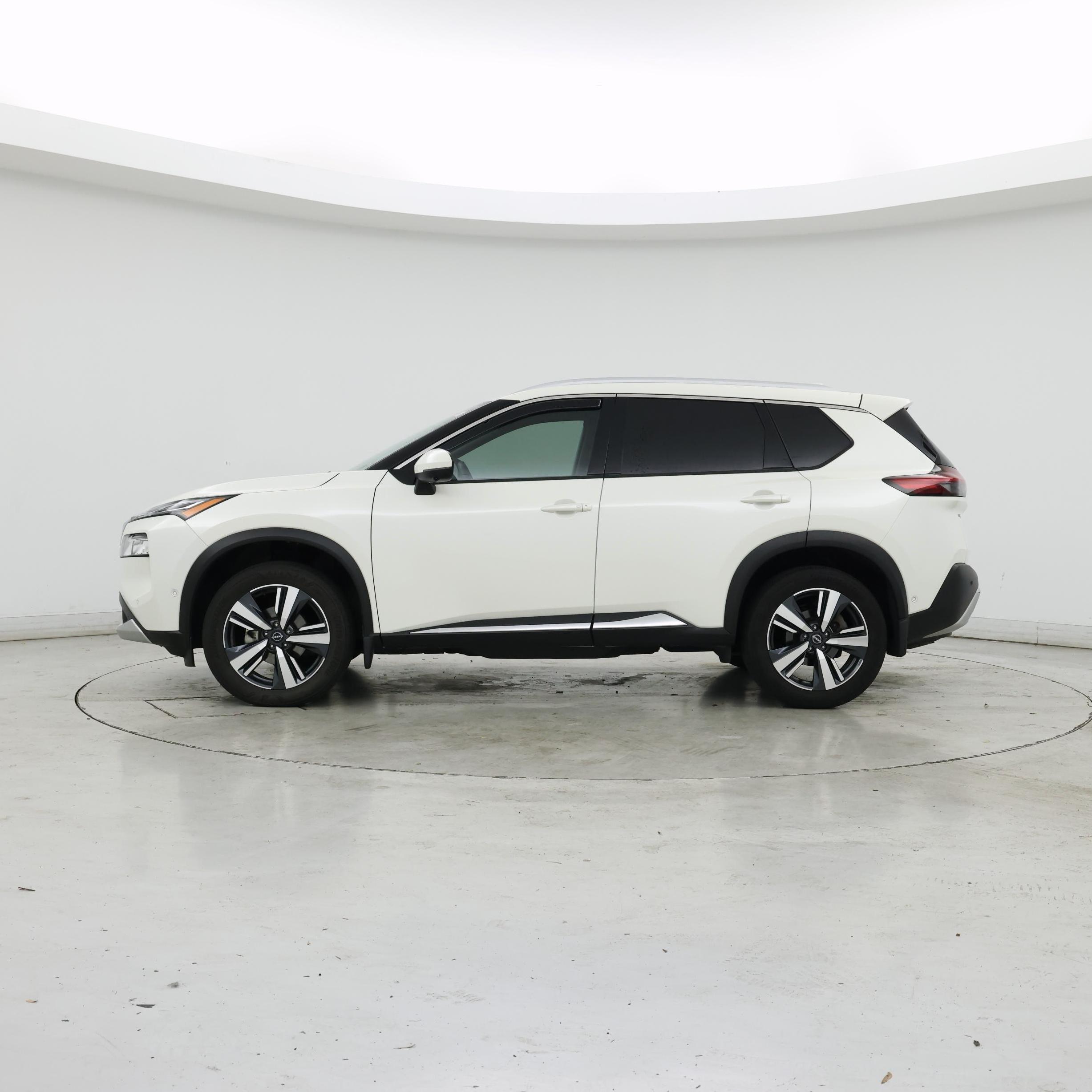 Thumbnail: 2023 Nissan Rogue - 3