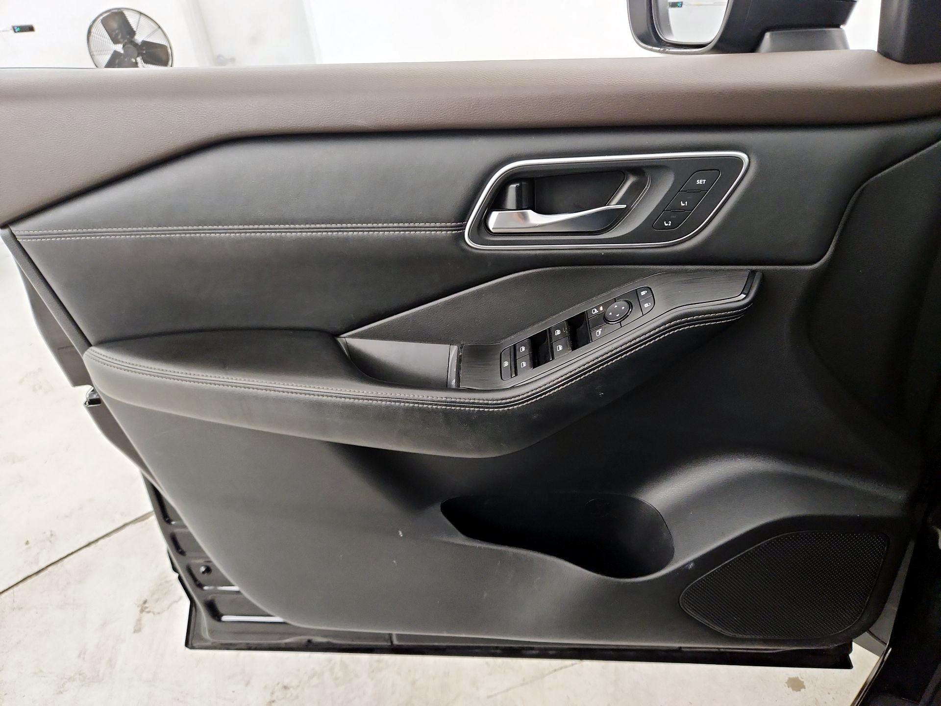 Thumbnail: 2023 Nissan Rogue - 12