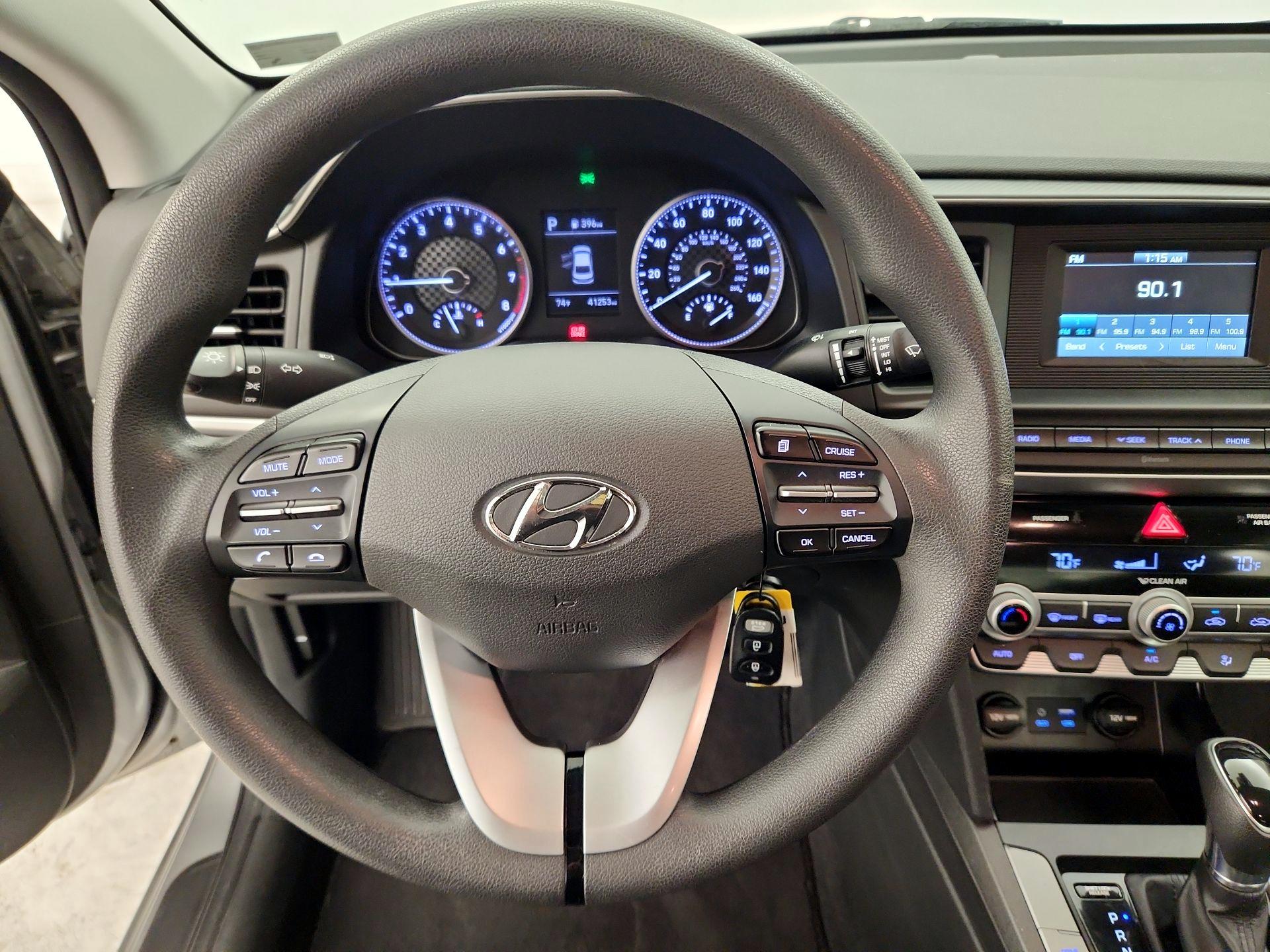 Thumbnail: 2020 Hyundai Elantra - 10