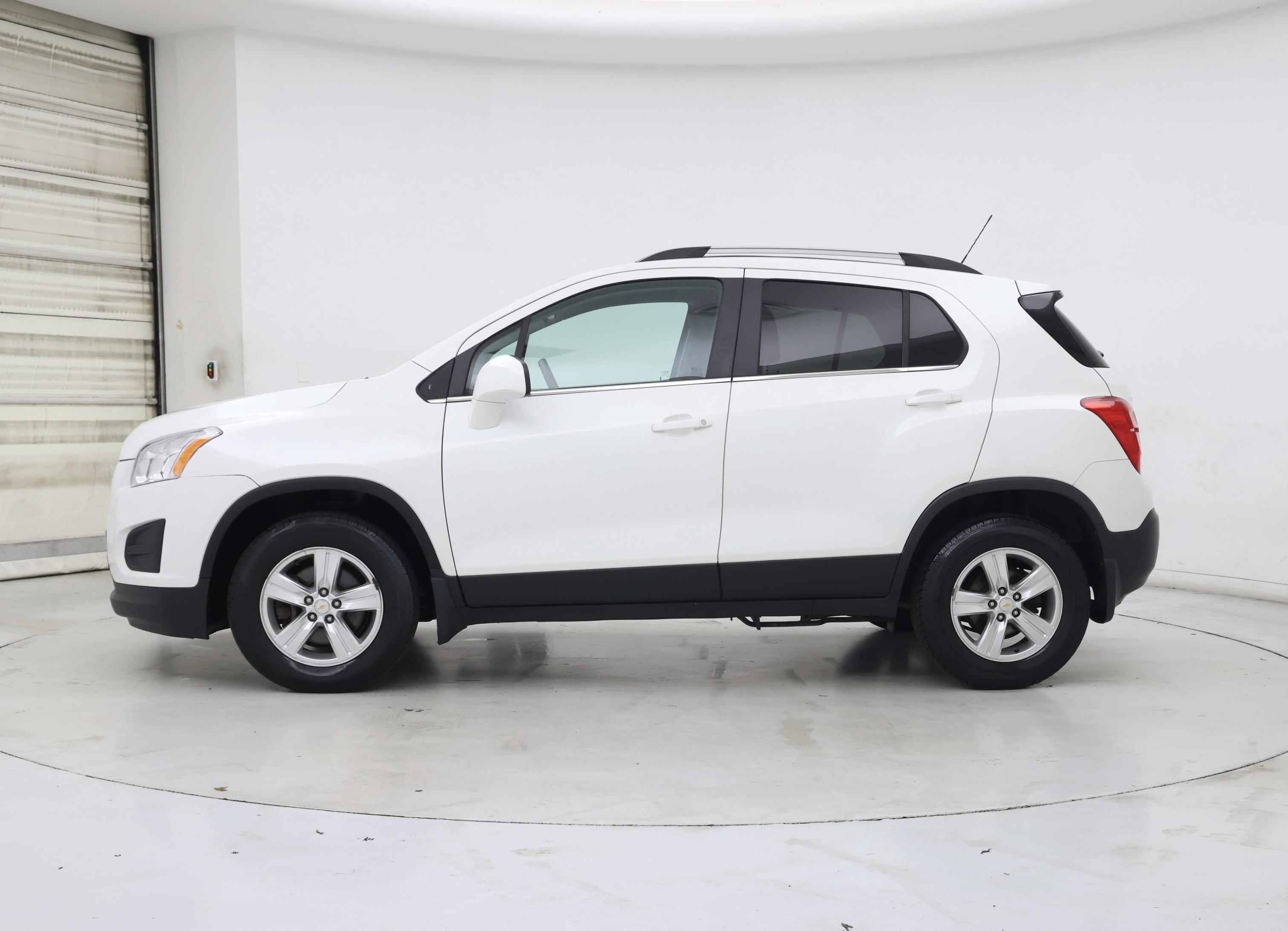 Thumbnail: 2015 Chevrolet Trax - 3