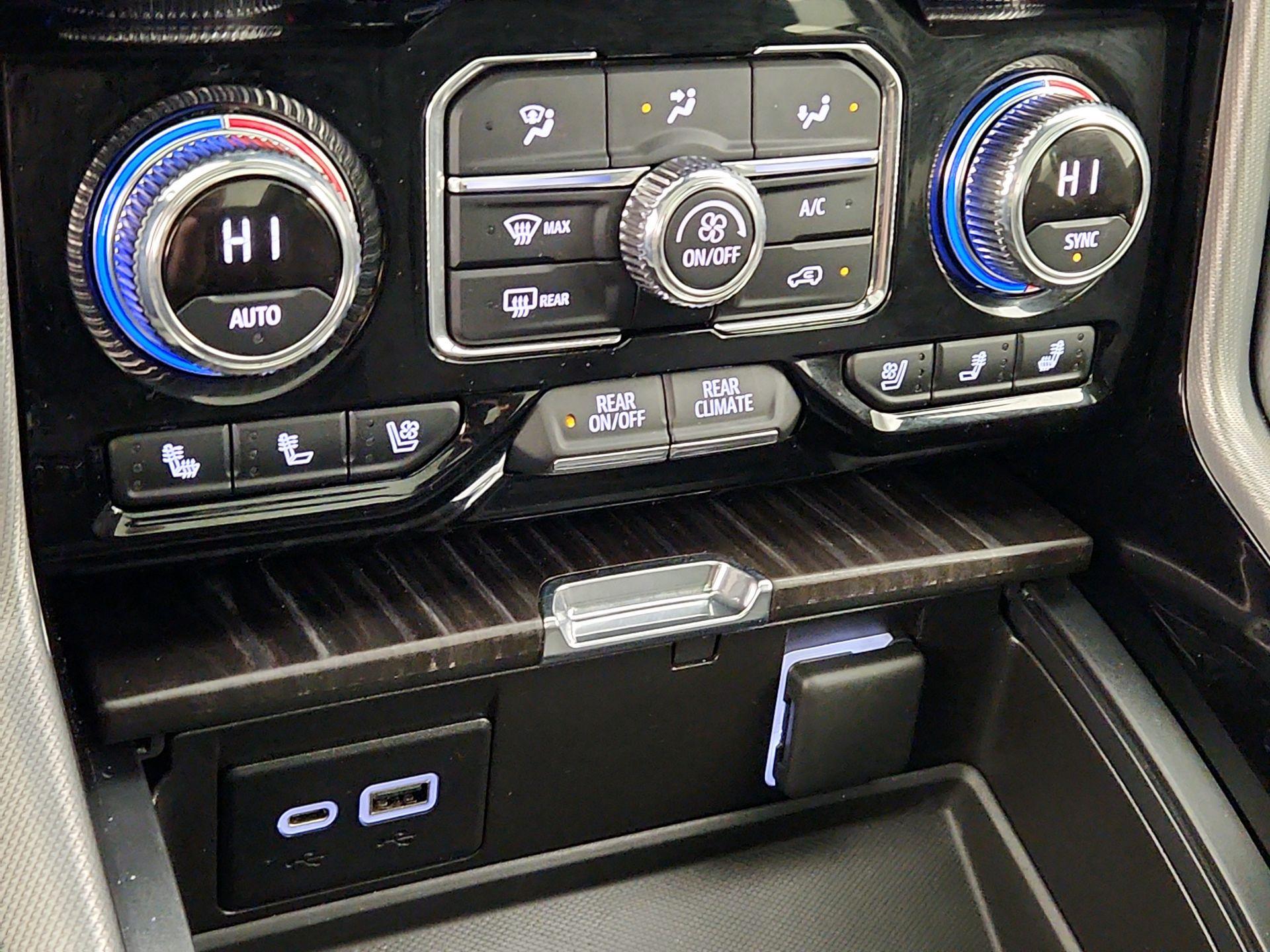 Thumbnail: 2022 GMC Yukon XL - 18