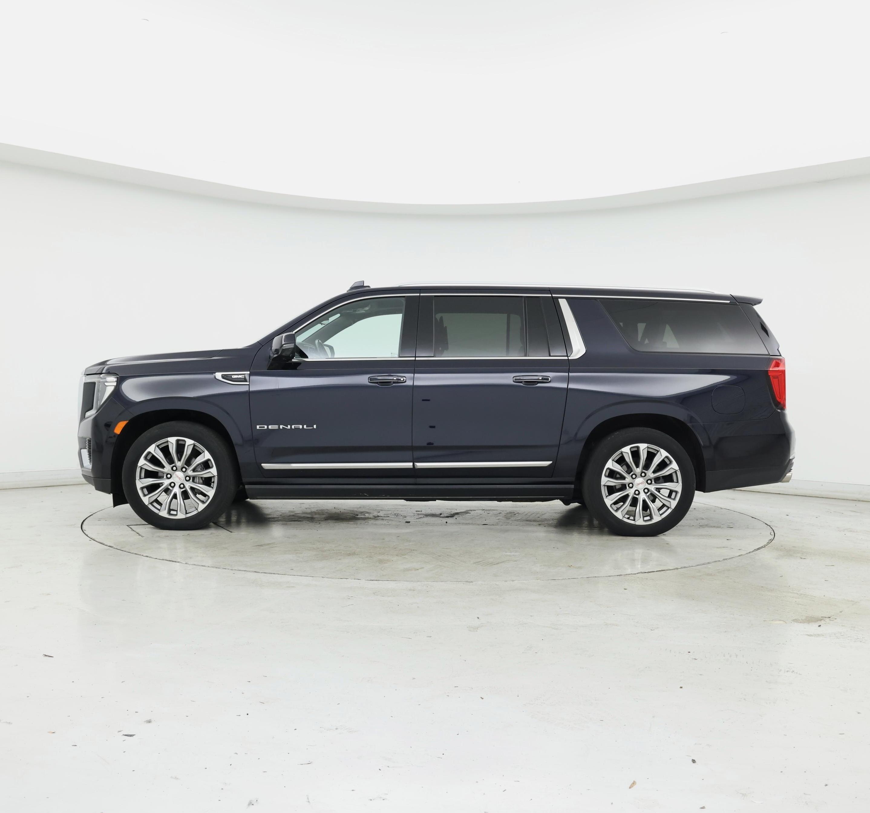 Thumbnail: 2022 GMC Yukon XL - 3