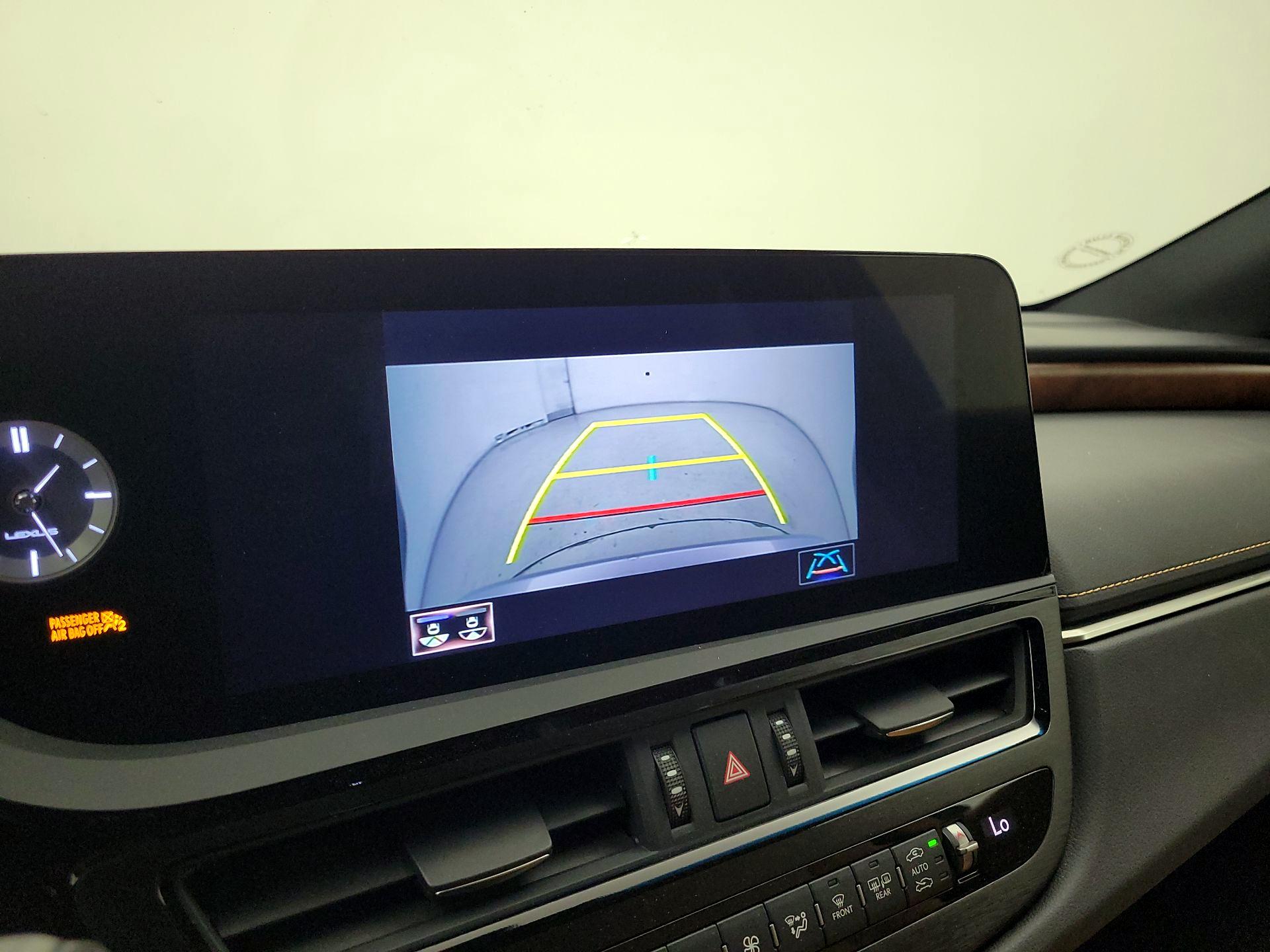 Thumbnail: 2022 Lexus ES - 14