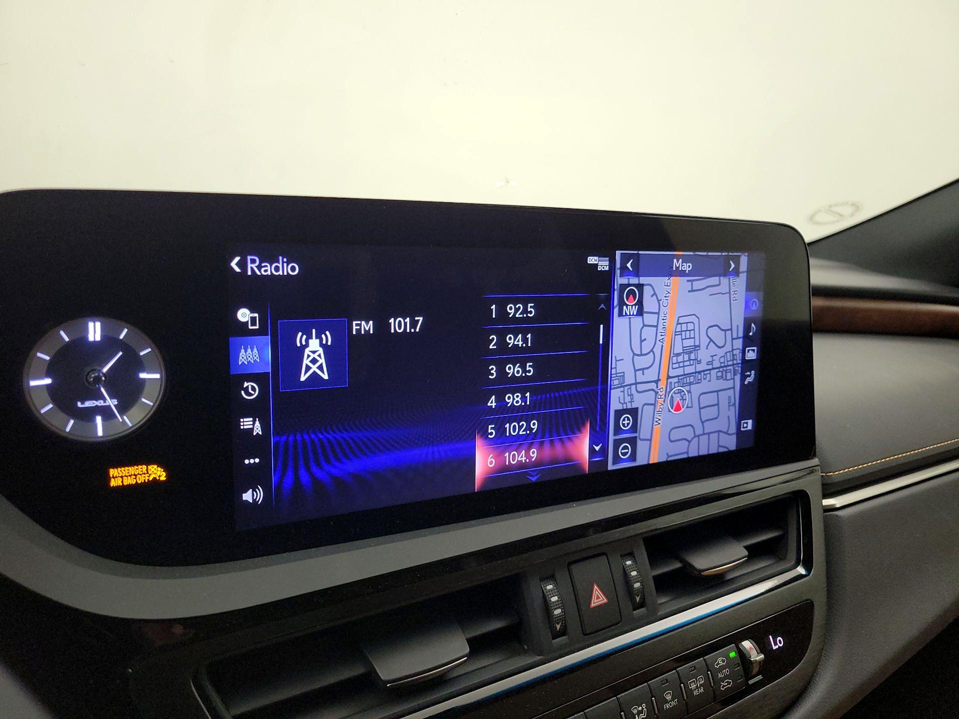 Thumbnail: 2022 Lexus ES - 15