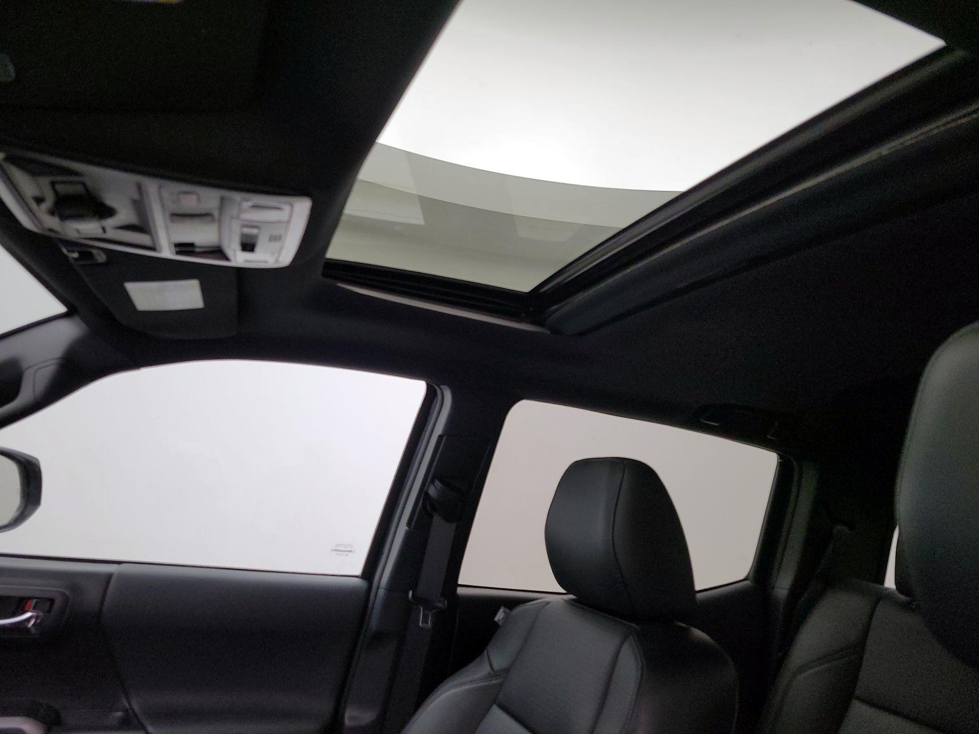 Thumbnail: 2023 Toyota Tacoma - 20