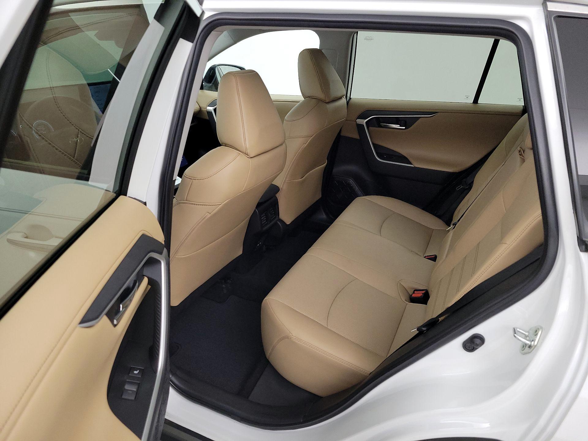 Thumbnail: 2023 Toyota RAV4 - 20