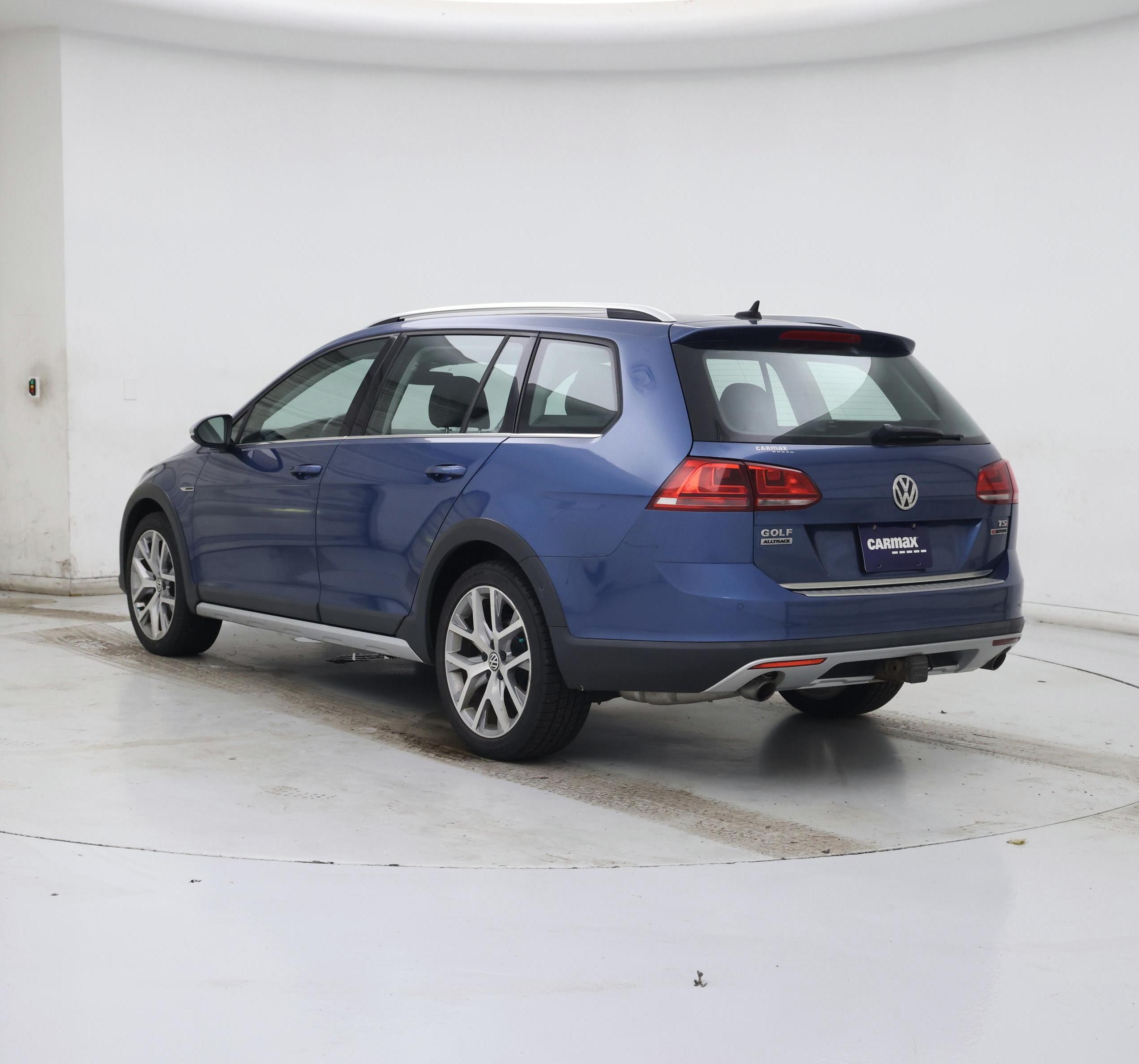 Thumbnail: 2017 Volkswagen Golf - 2
