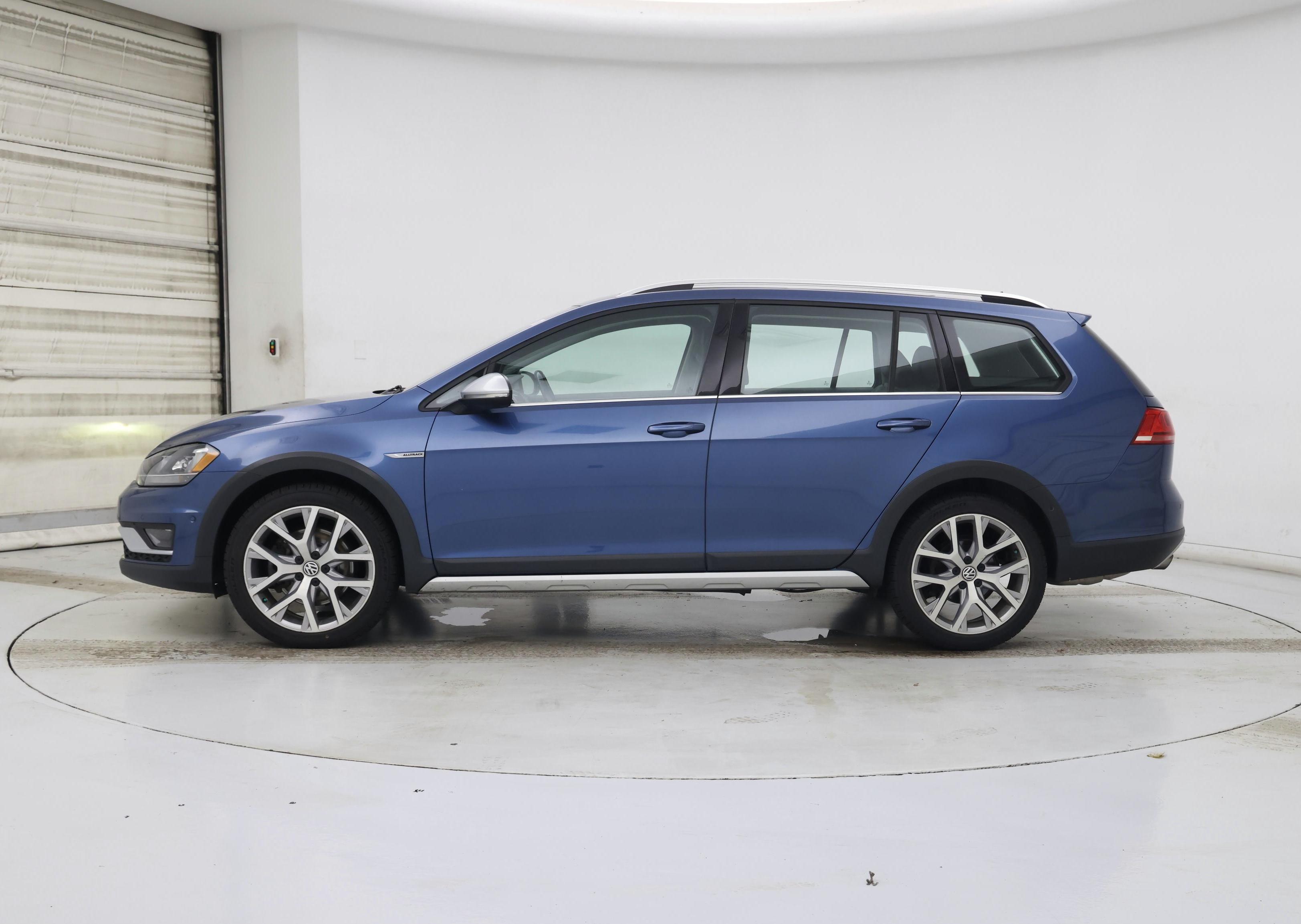Thumbnail: 2017 Volkswagen Golf - 3