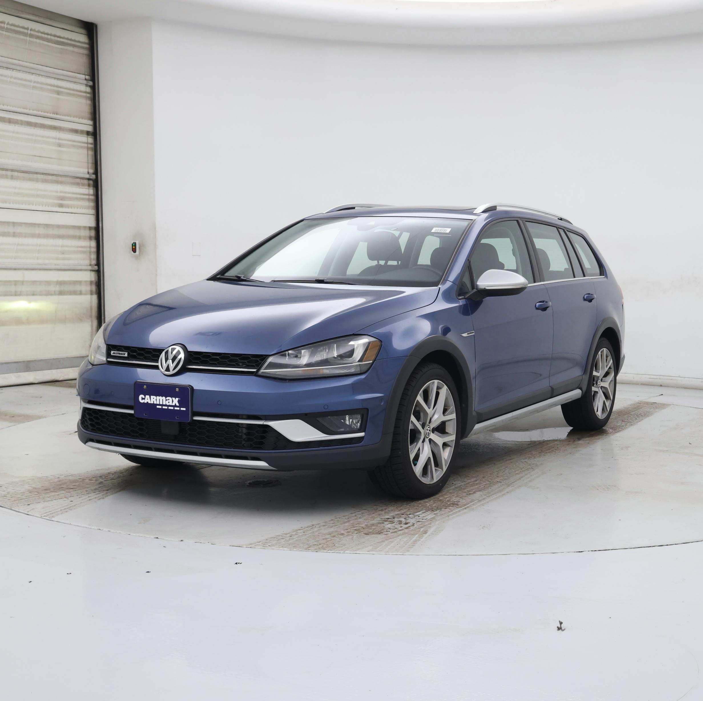 Thumbnail: 2017 Volkswagen Golf - 4