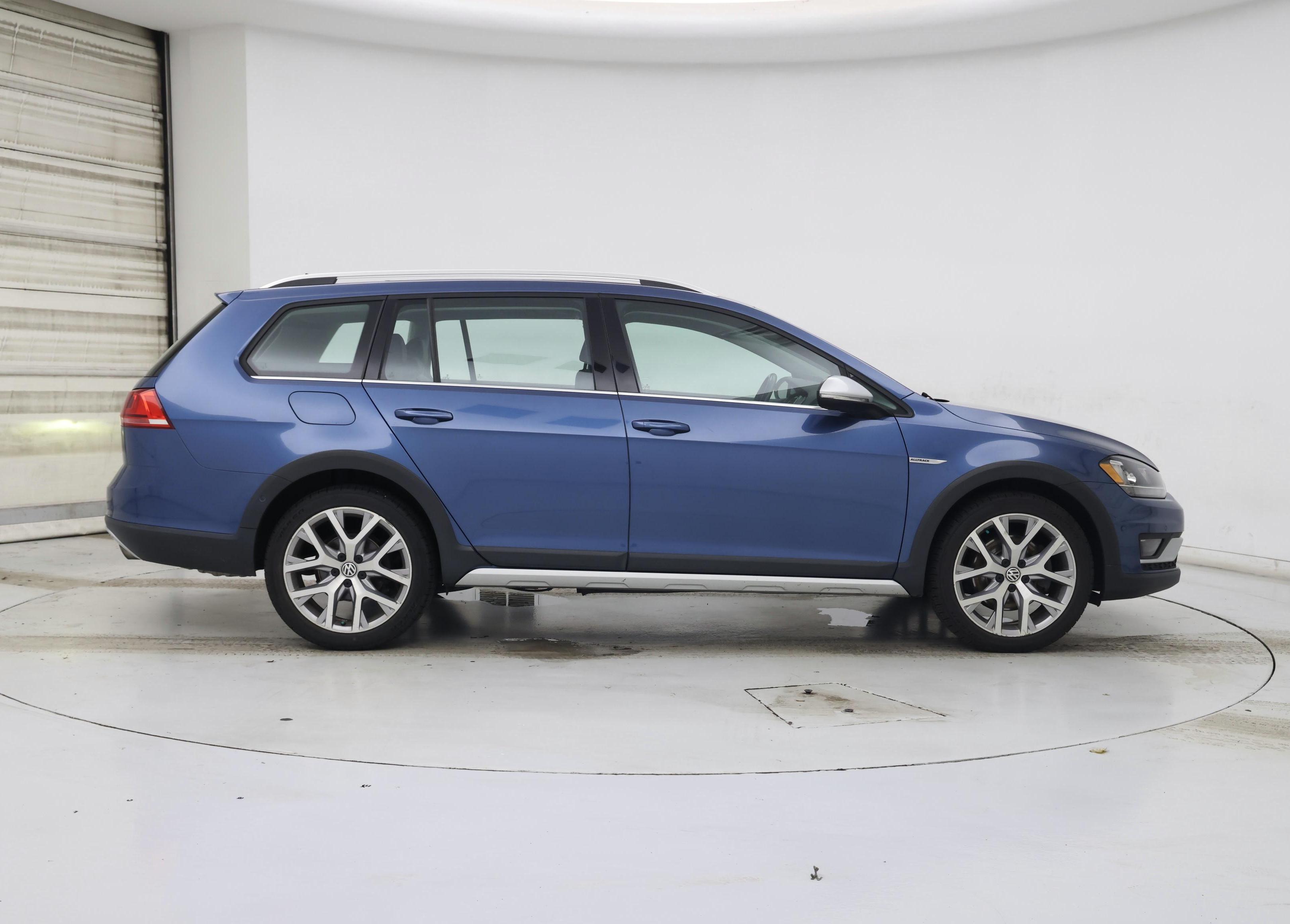 Thumbnail: 2017 Volkswagen Golf - 7