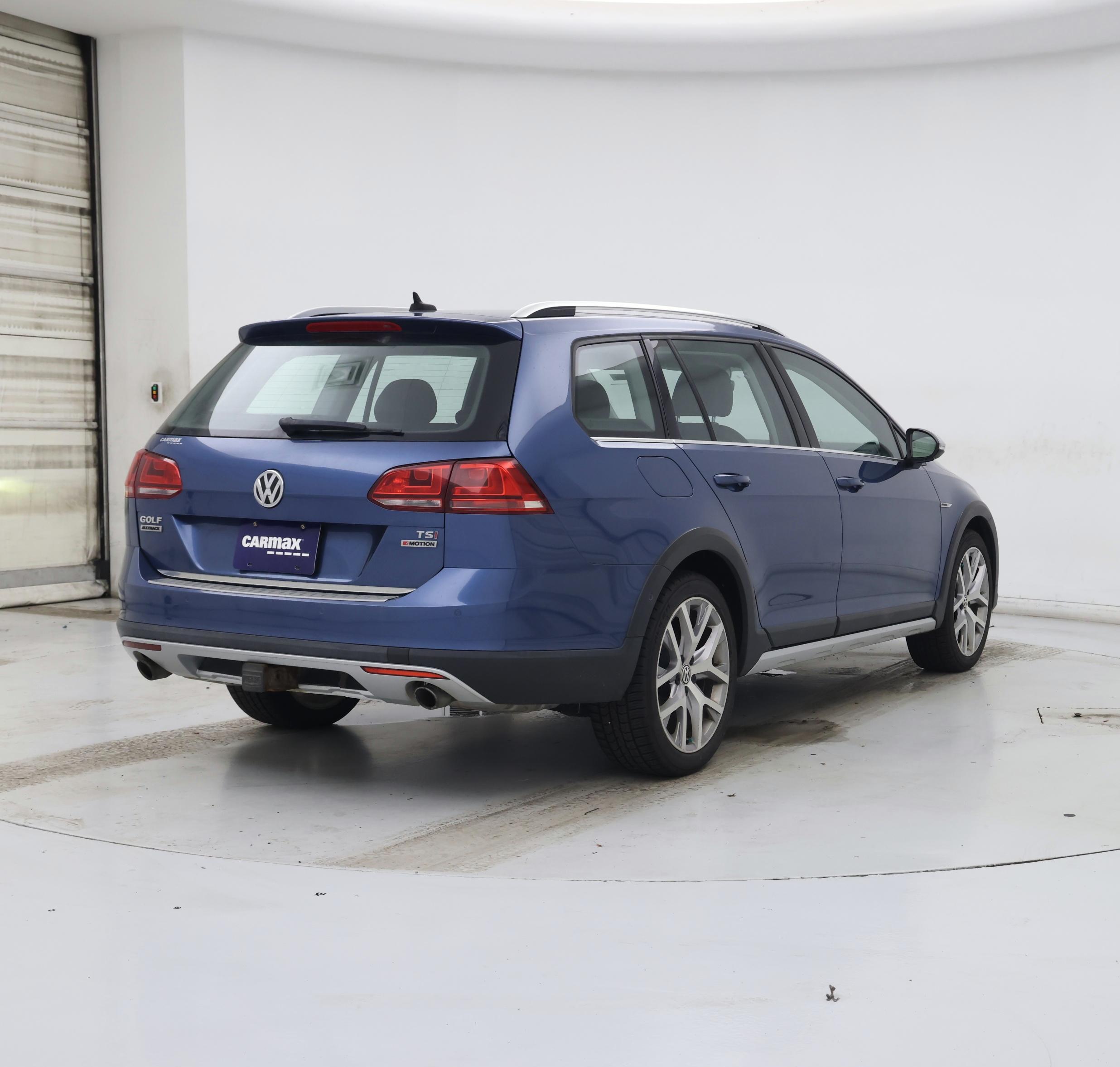 Thumbnail: 2017 Volkswagen Golf - 8