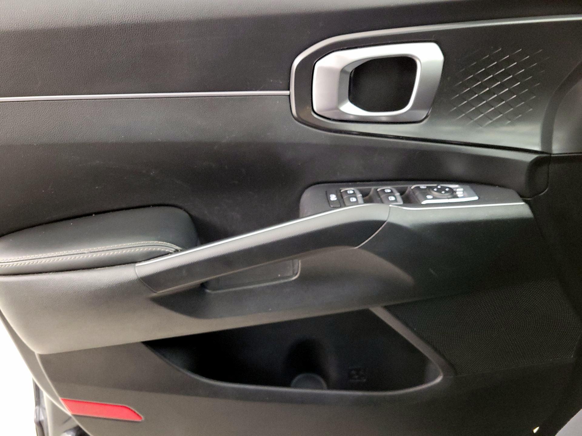 Thumbnail: 2021 Kia Sorento - 12