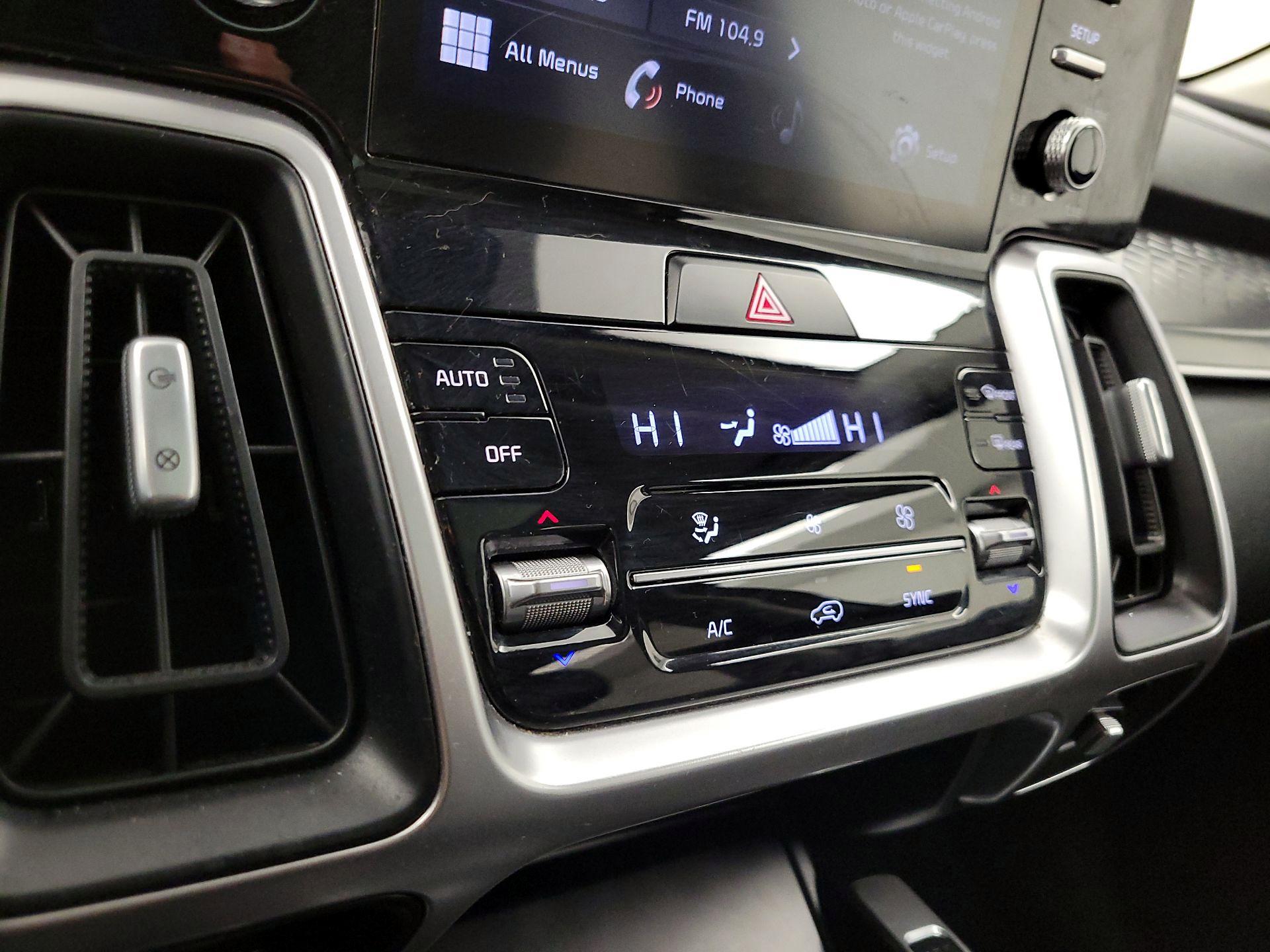 Thumbnail: 2021 Kia Sorento - 16