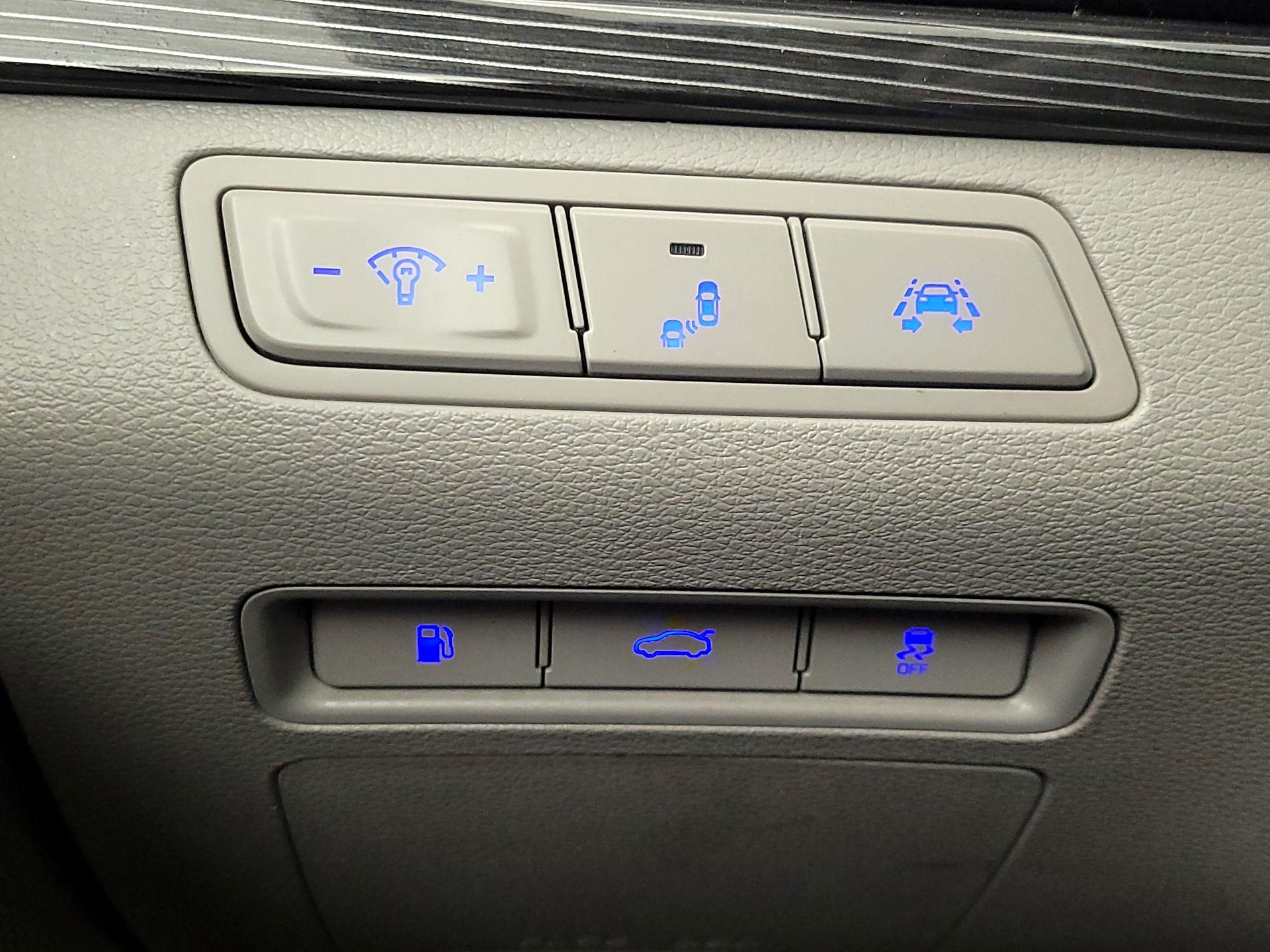 Thumbnail: 2018 Hyundai Sonata - 13