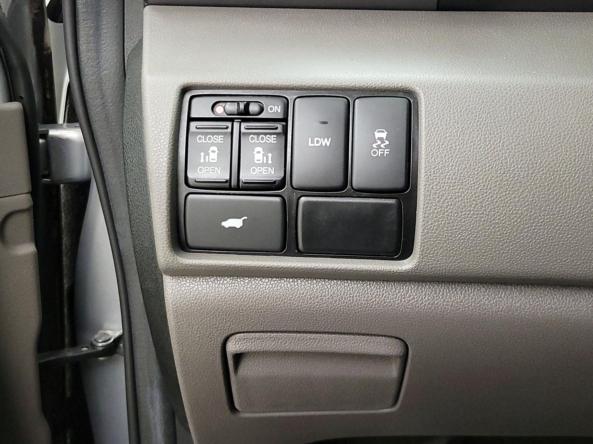 Thumbnail: 2014 Honda Odyssey - 13