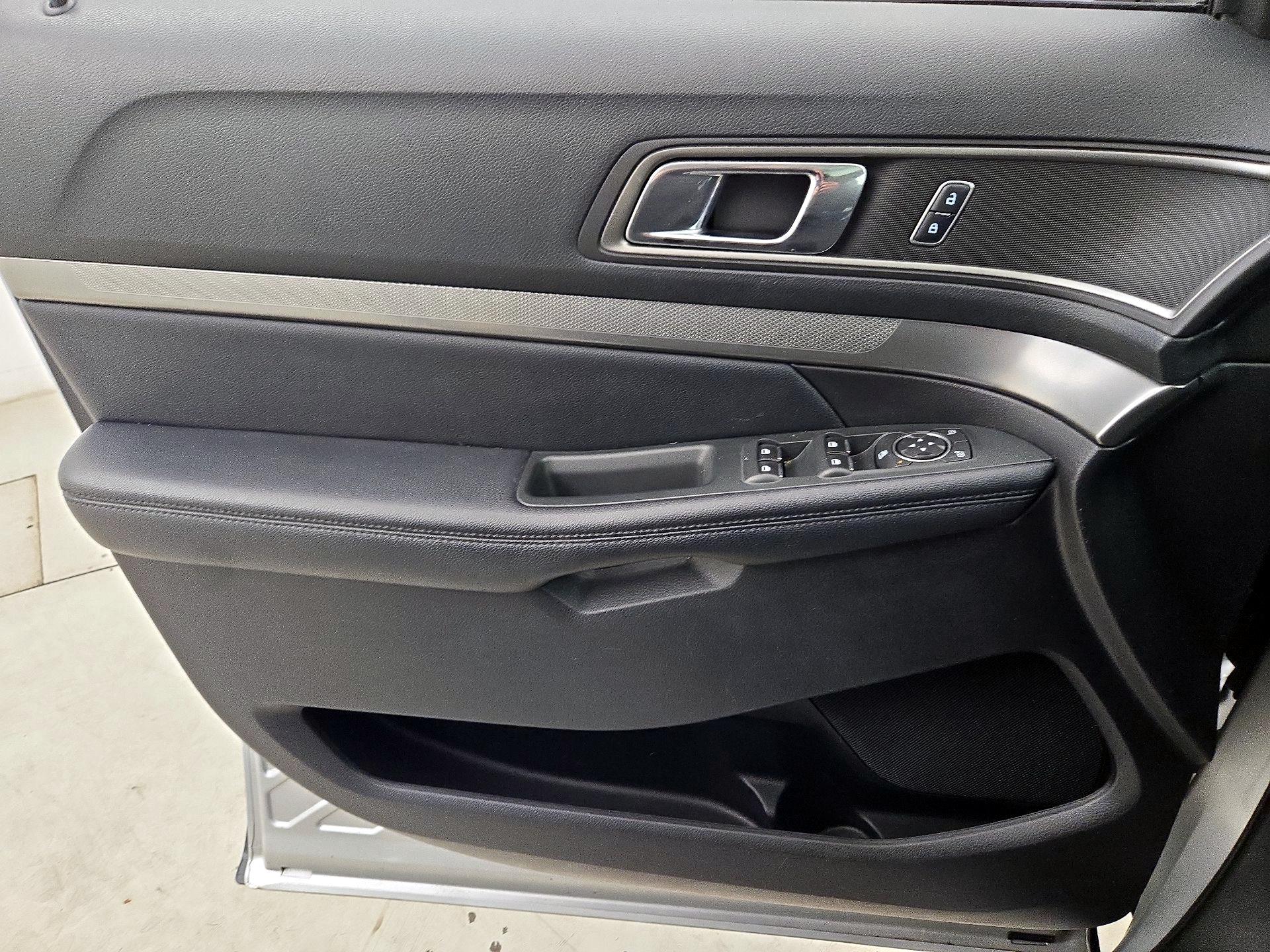 Thumbnail: 2018 Ford Explorer - 12