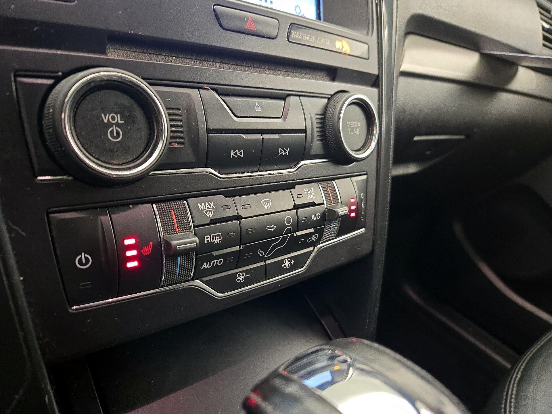 Thumbnail: 2018 Ford Explorer - 17