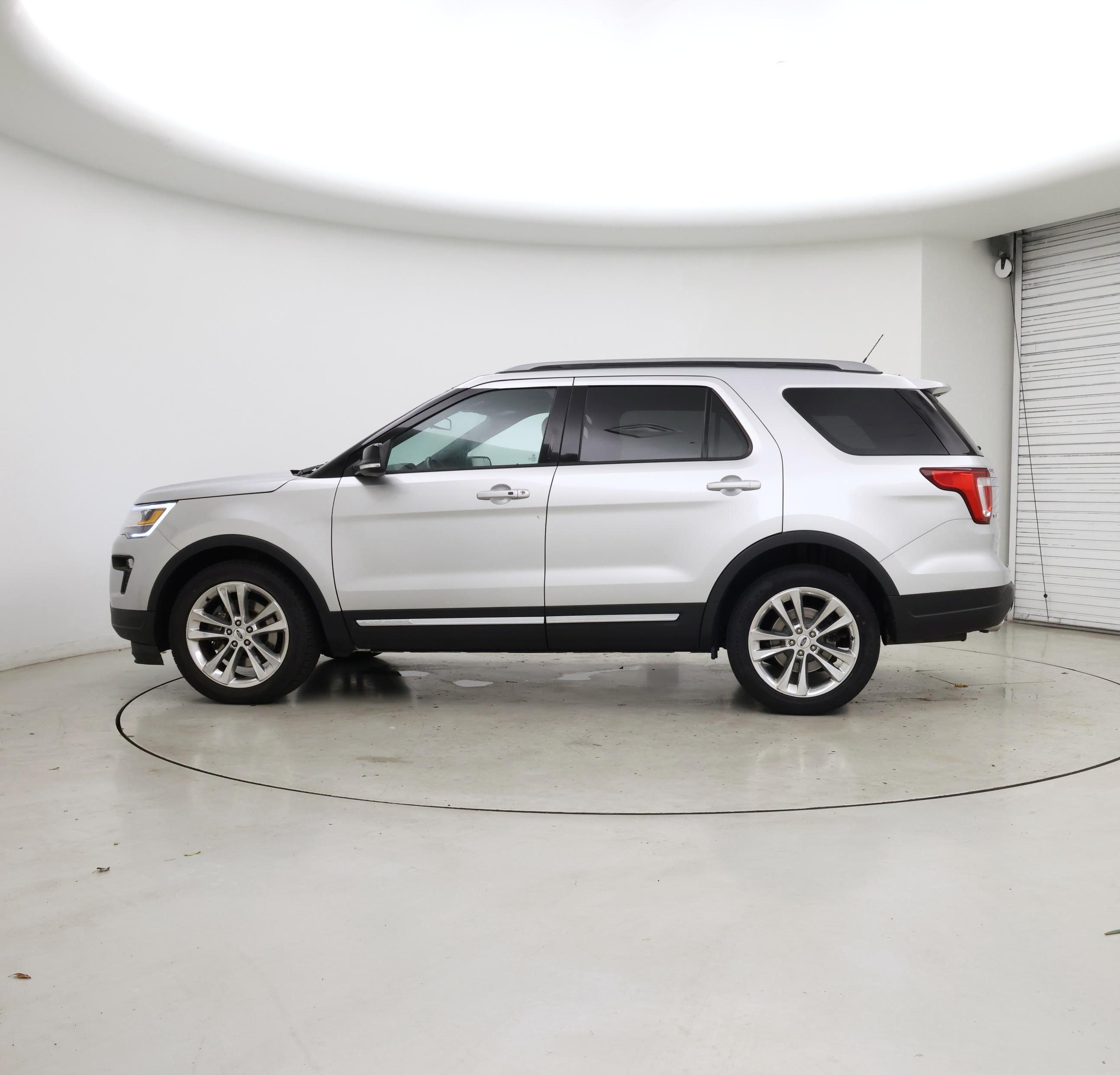 Thumbnail: 2018 Ford Explorer - 3