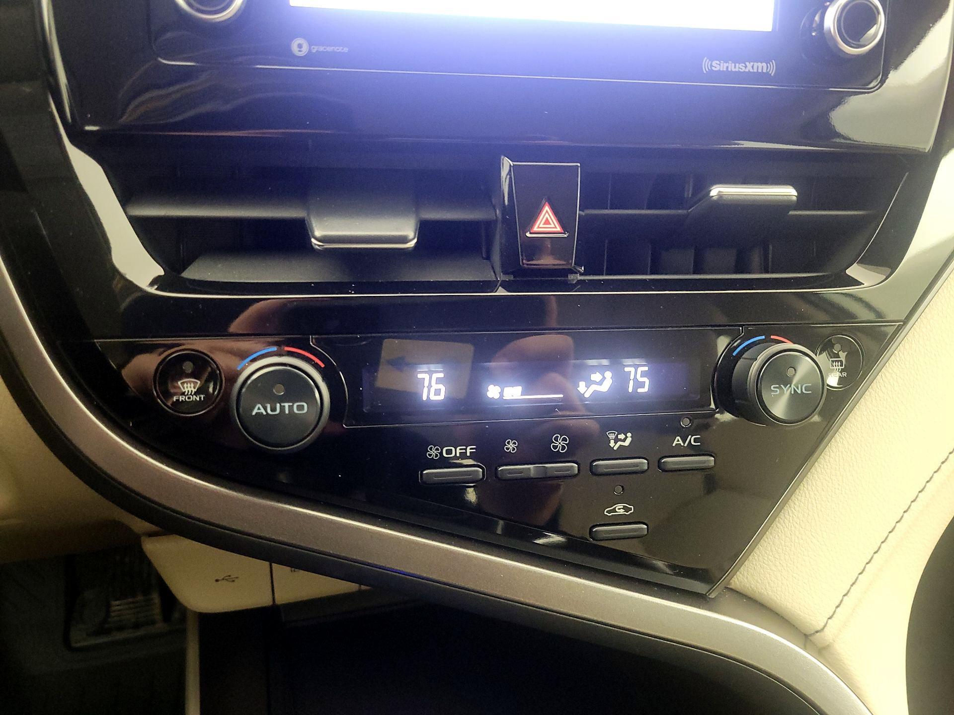 Thumbnail: 2022 Toyota Camry - 16