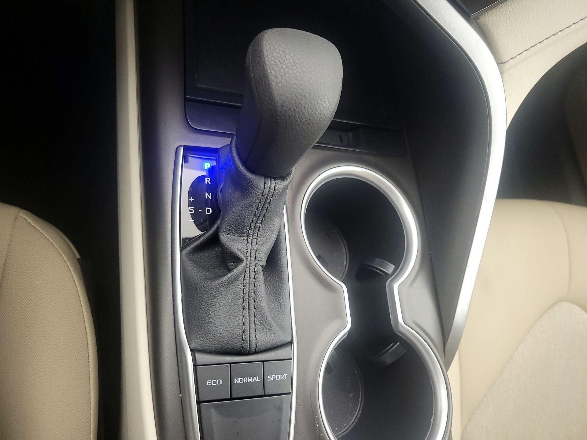 Thumbnail: 2022 Toyota Camry - 17