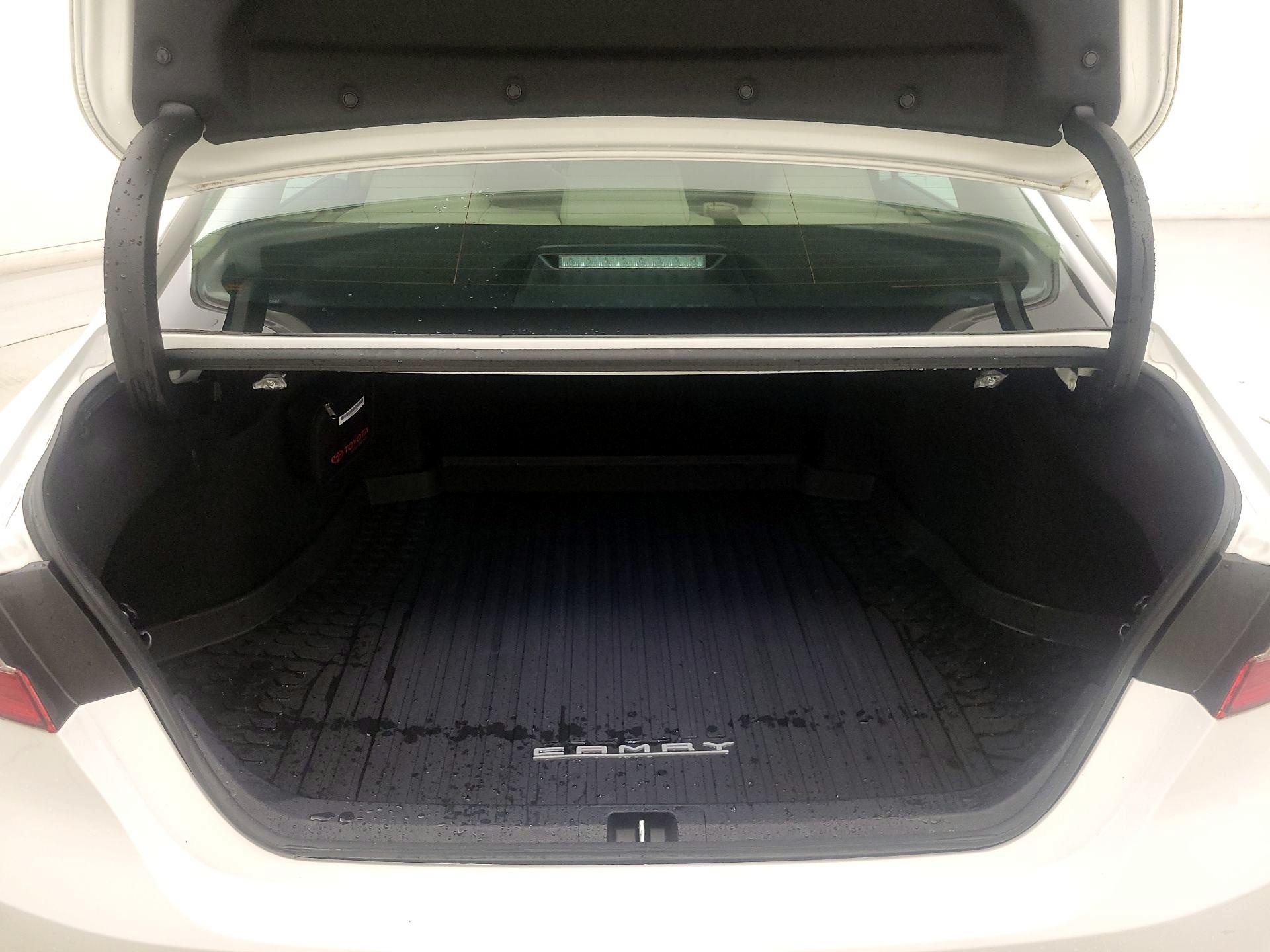 Thumbnail: 2022 Toyota Camry - 20