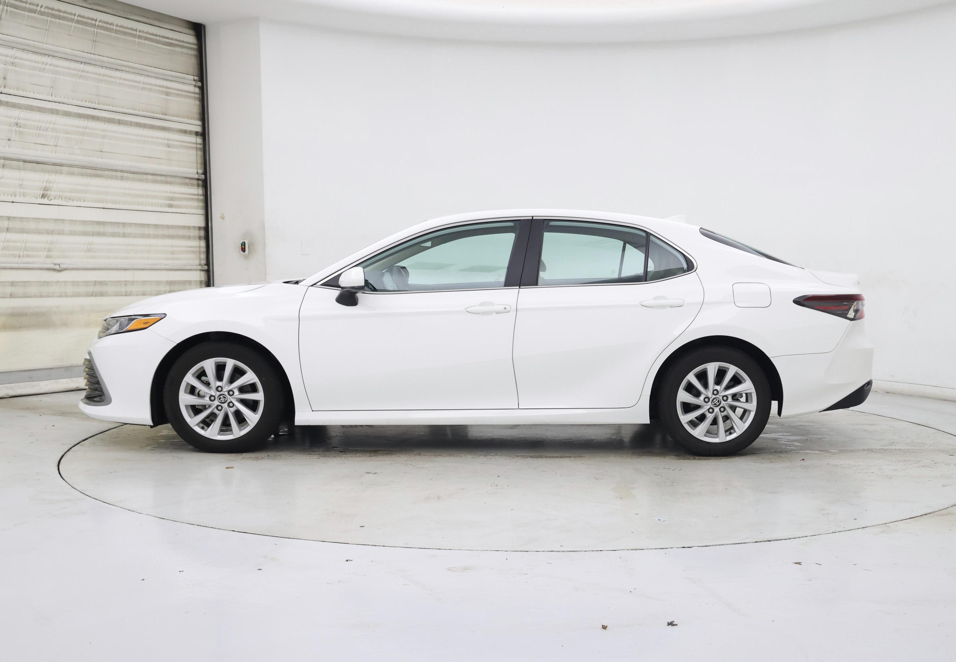 Thumbnail: 2022 Toyota Camry - 3