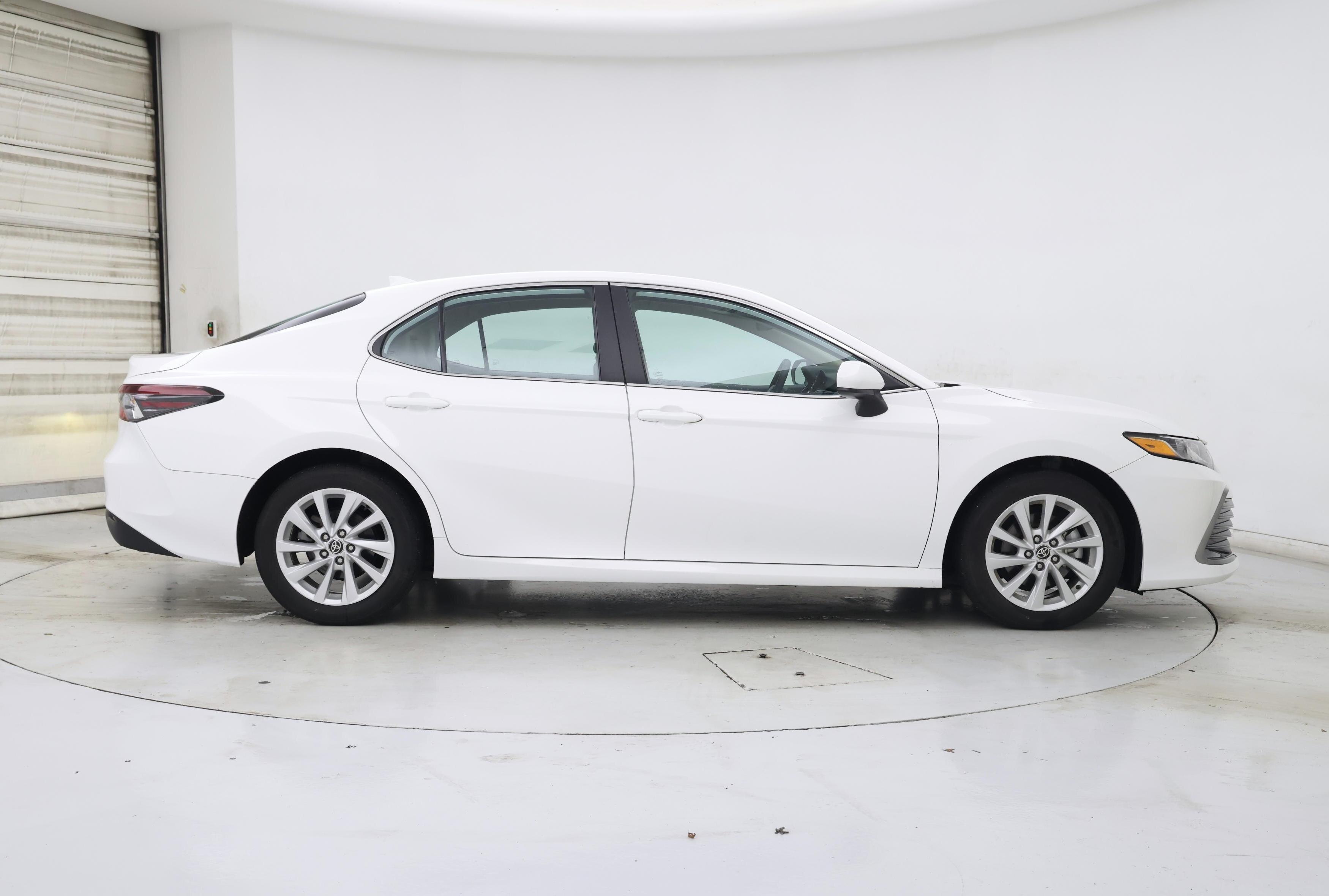 Thumbnail: 2022 Toyota Camry - 7