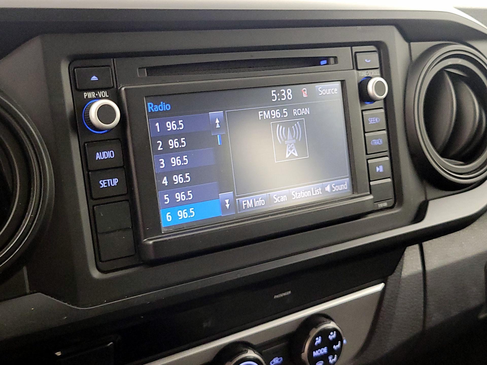 Thumbnail: 2017 Toyota Tacoma - 15