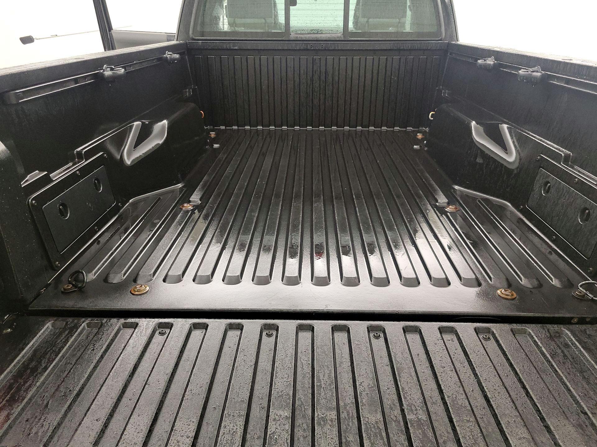 Thumbnail: 2017 Toyota Tacoma - 19