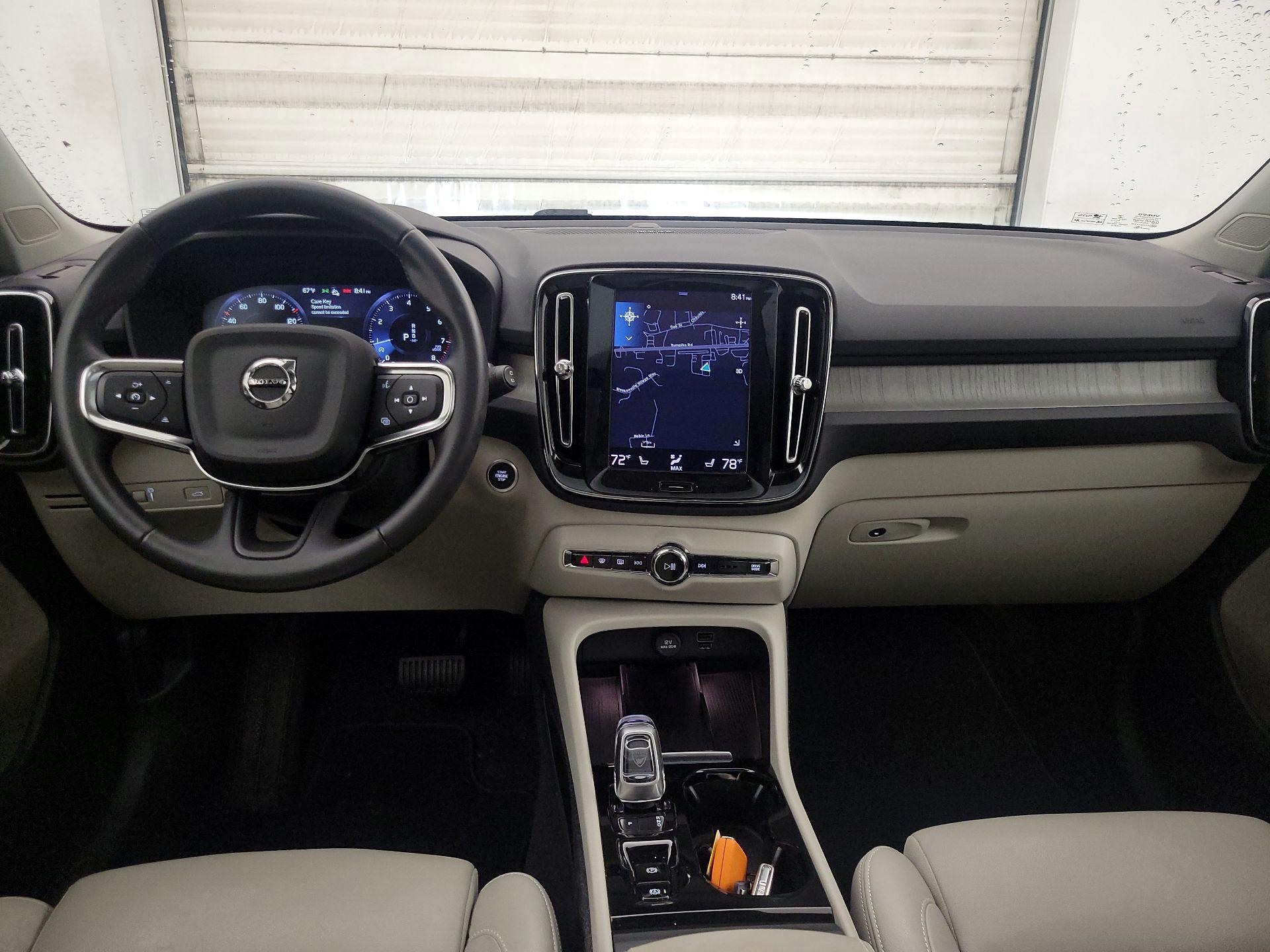 Thumbnail: 2021 Volvo XC40 - 9