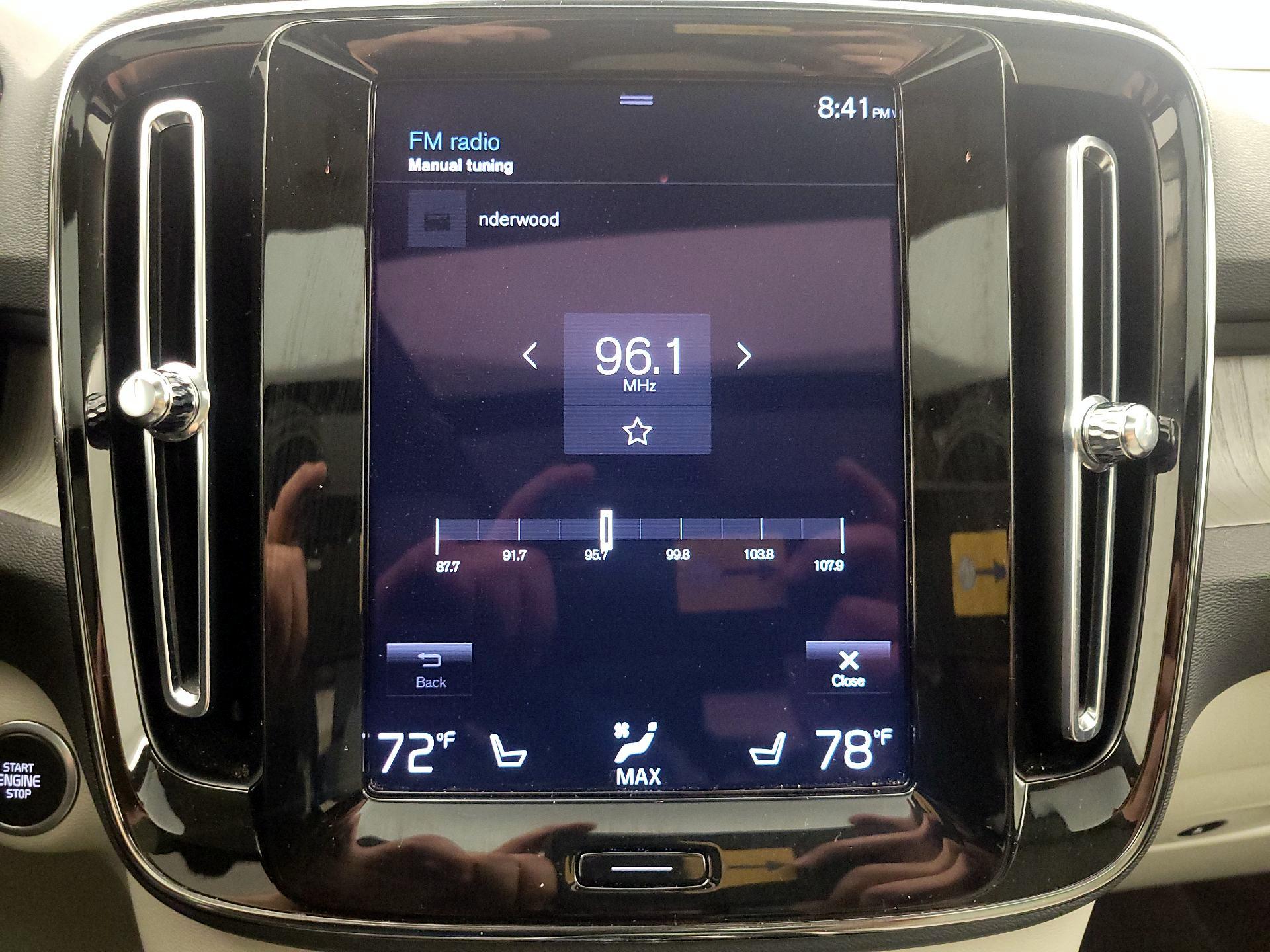 Thumbnail: 2021 Volvo XC40 - 16