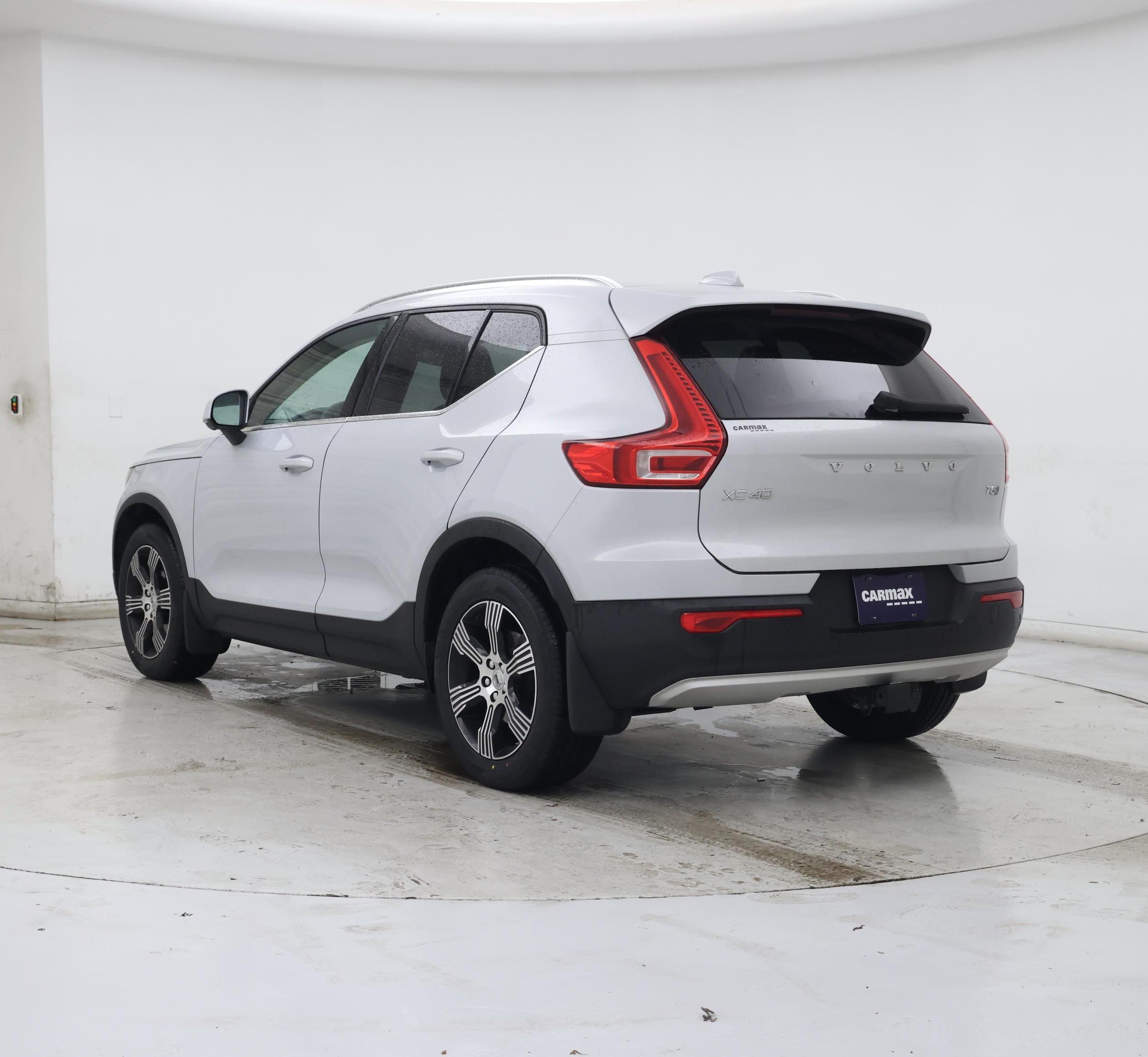 Thumbnail: 2021 Volvo XC40 - 2